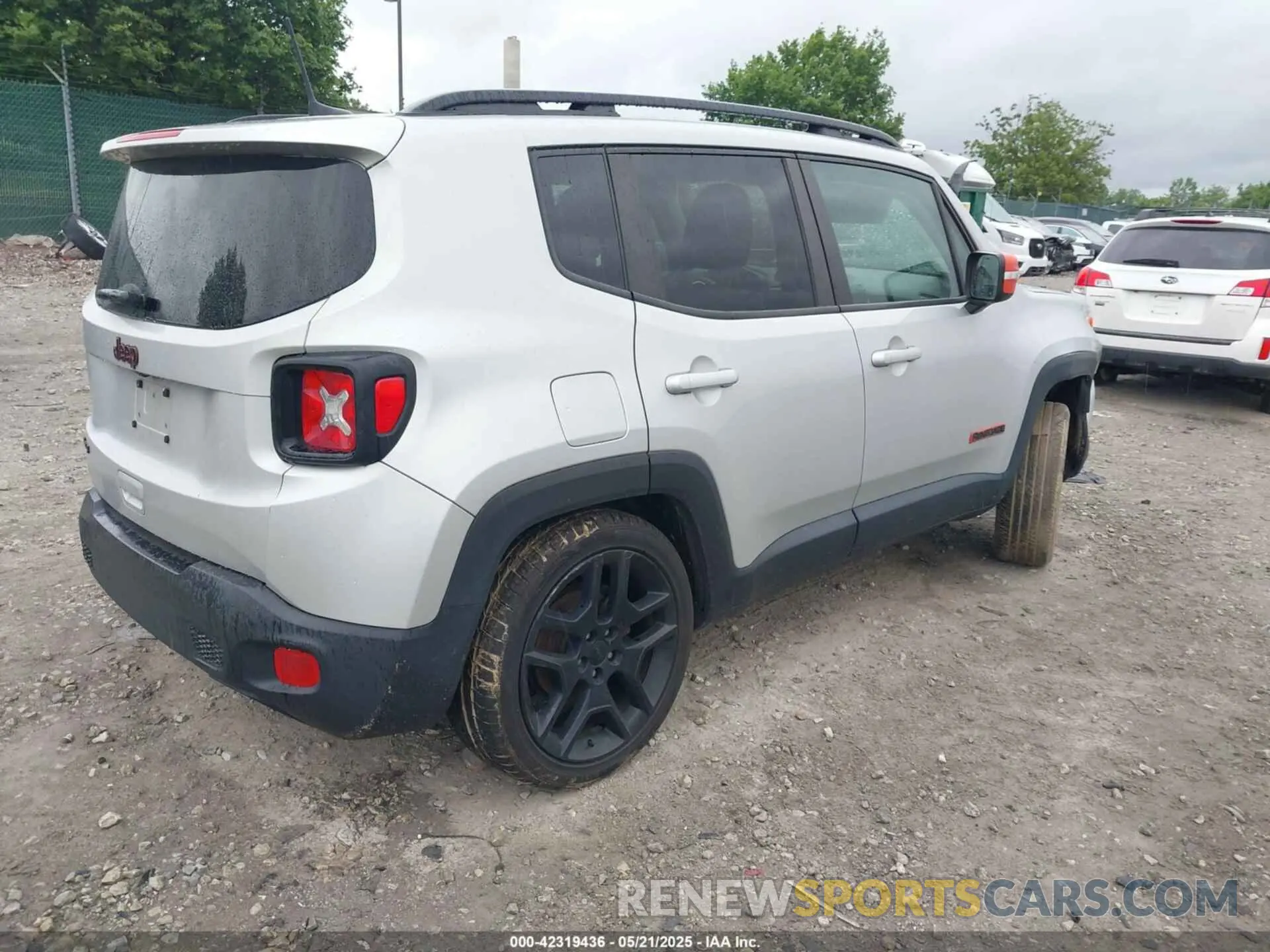 4 fotografías del automóvil dañado ZACNJBBB0LPL76965 JEEP RENEGADE 2020