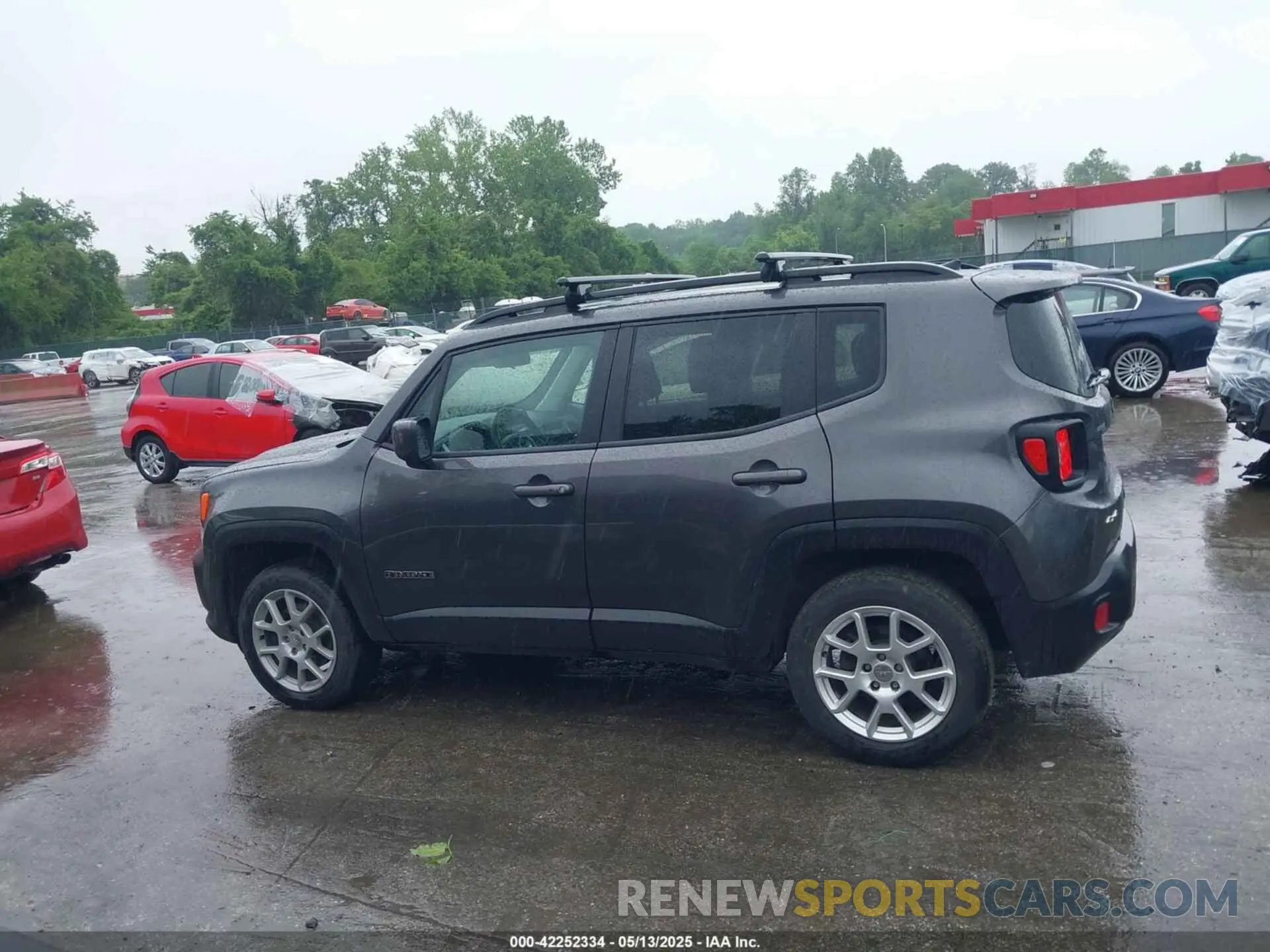 14 fotografías del automóvil dañado ZACNJBBB4LPL28384 JEEP RENEGADE 2020