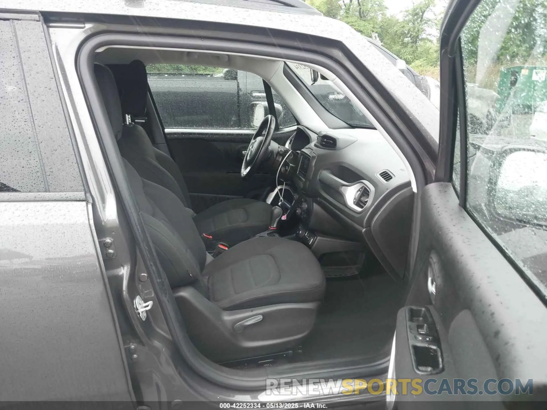 5 fotografías del automóvil dañado ZACNJBBB4LPL28384 JEEP RENEGADE 2020