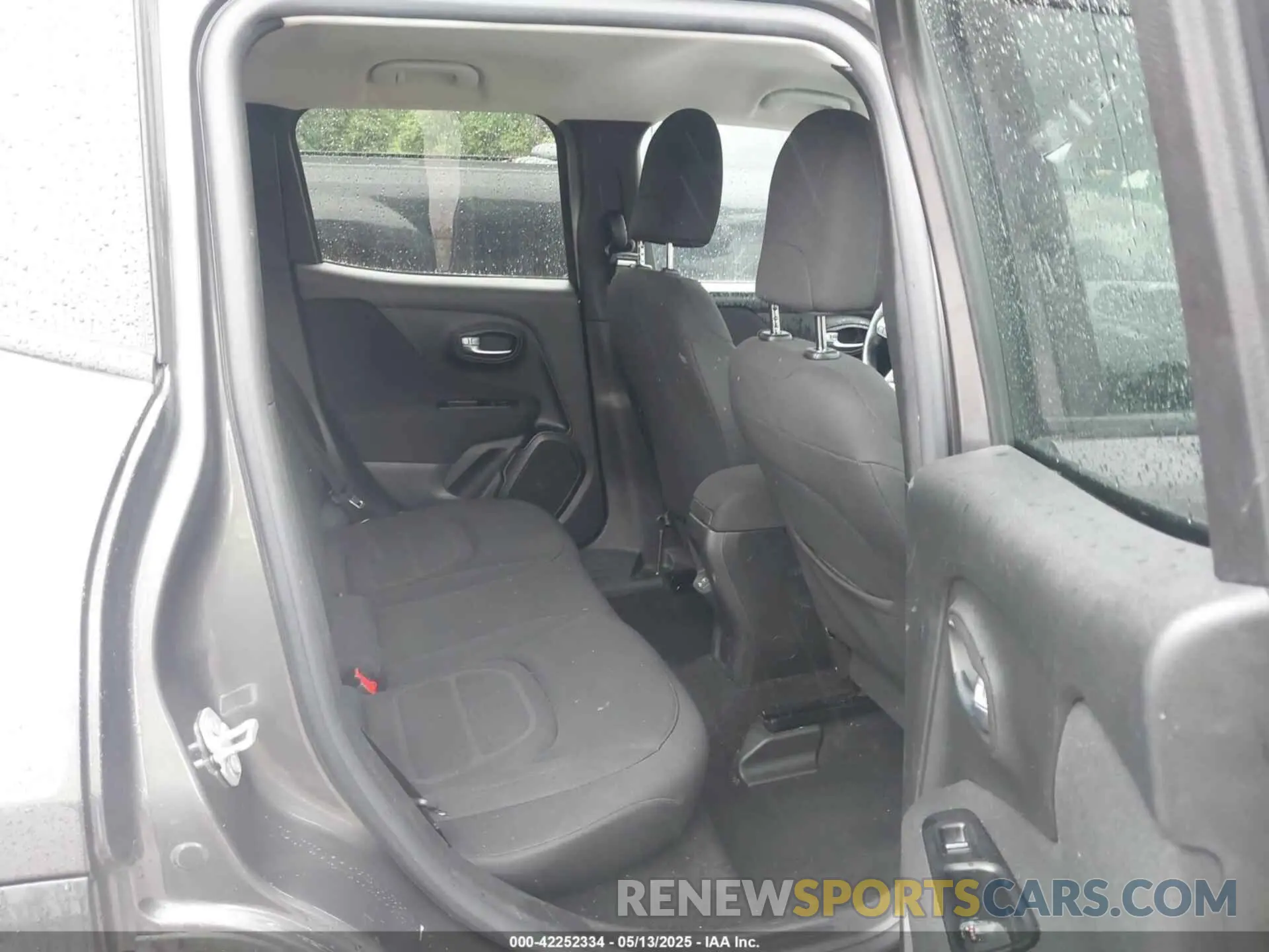 8 fotografías del automóvil dañado ZACNJBBB4LPL28384 JEEP RENEGADE 2020