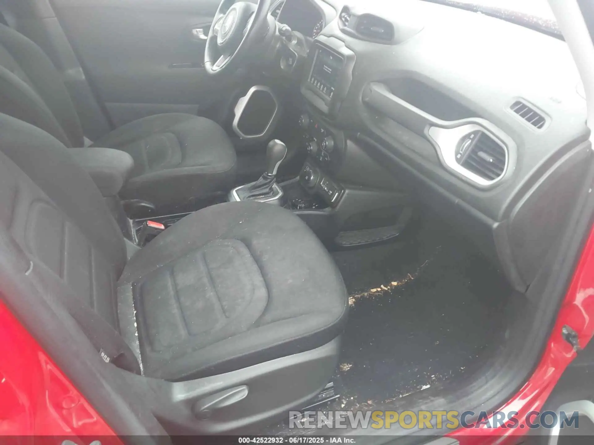 5 fotografías del automóvil dañado ZACNJBBB7LPL26547 JEEP RENEGADE 2020