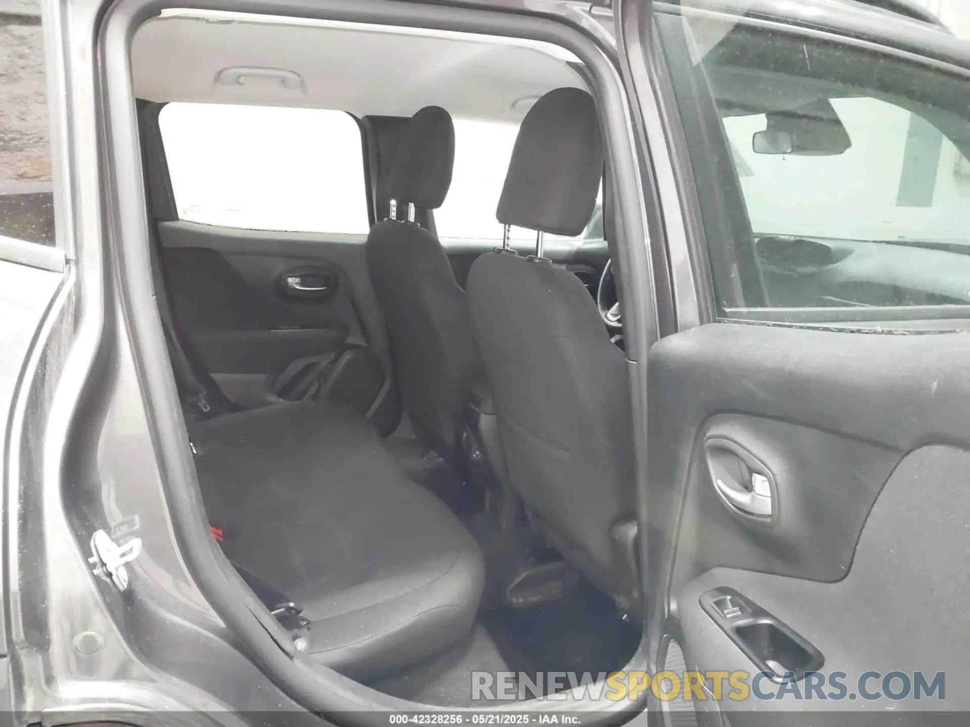8 fotografías del automóvil dañado ZACNJBBB8LPL19526 JEEP RENEGADE 2020