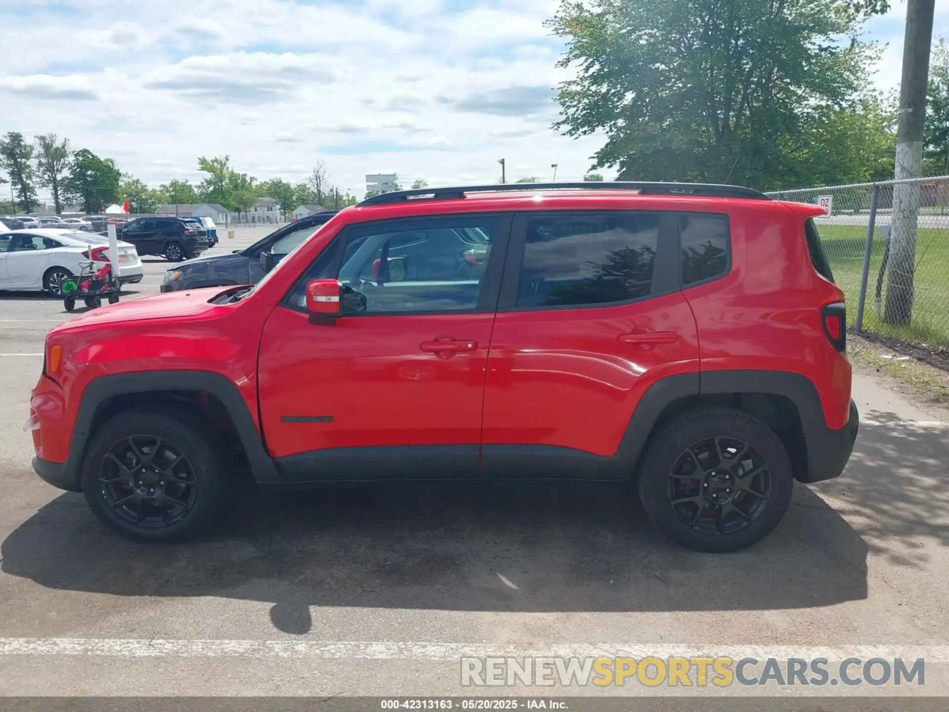 13 fotografías del automóvil dañado ZACNJBBBXLPL84152 JEEP RENEGADE 2020