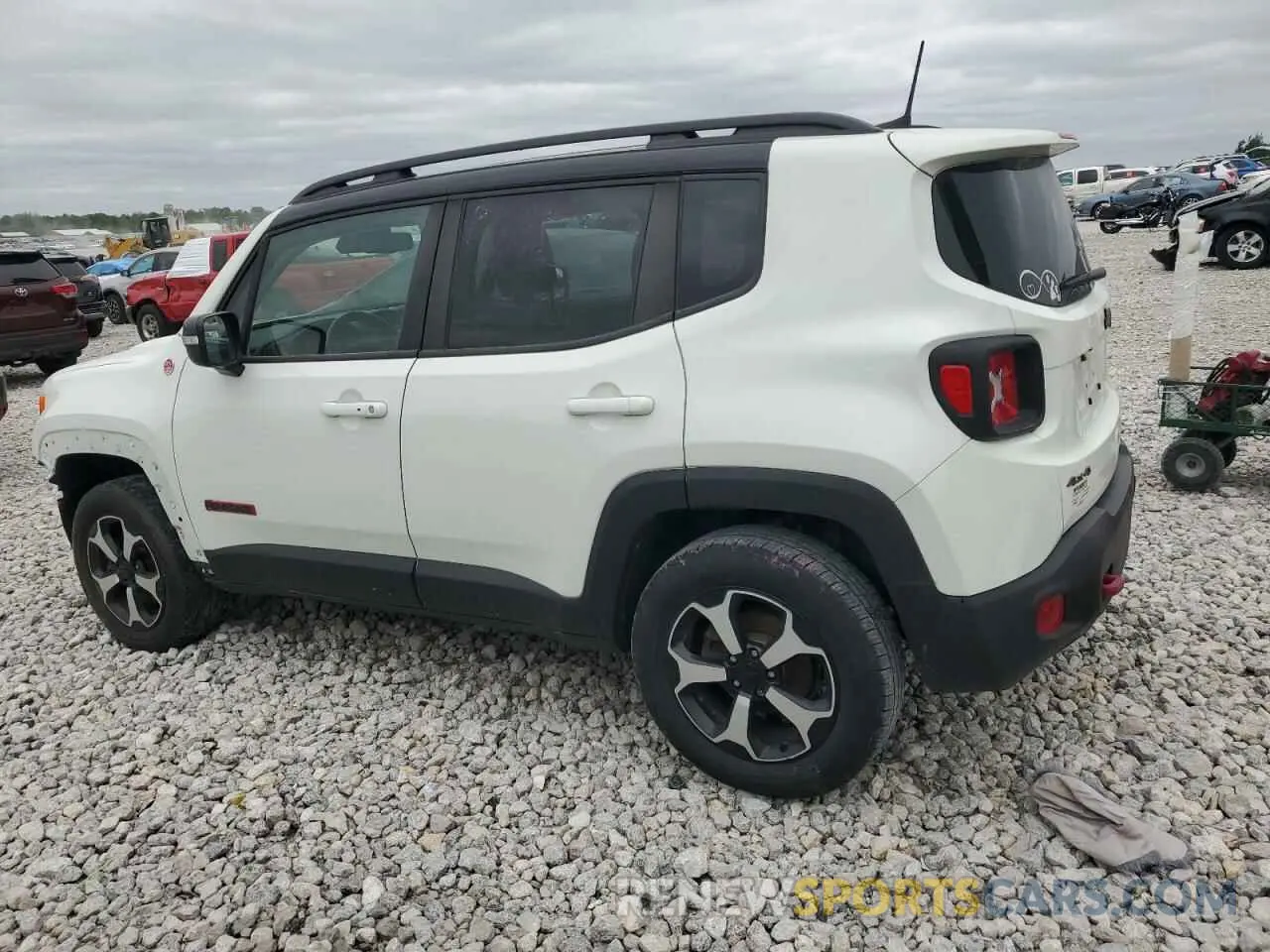 2 fotografías del automóvil dañado ZACNJBC11LPK98282 JEEP RENEGADE 2020