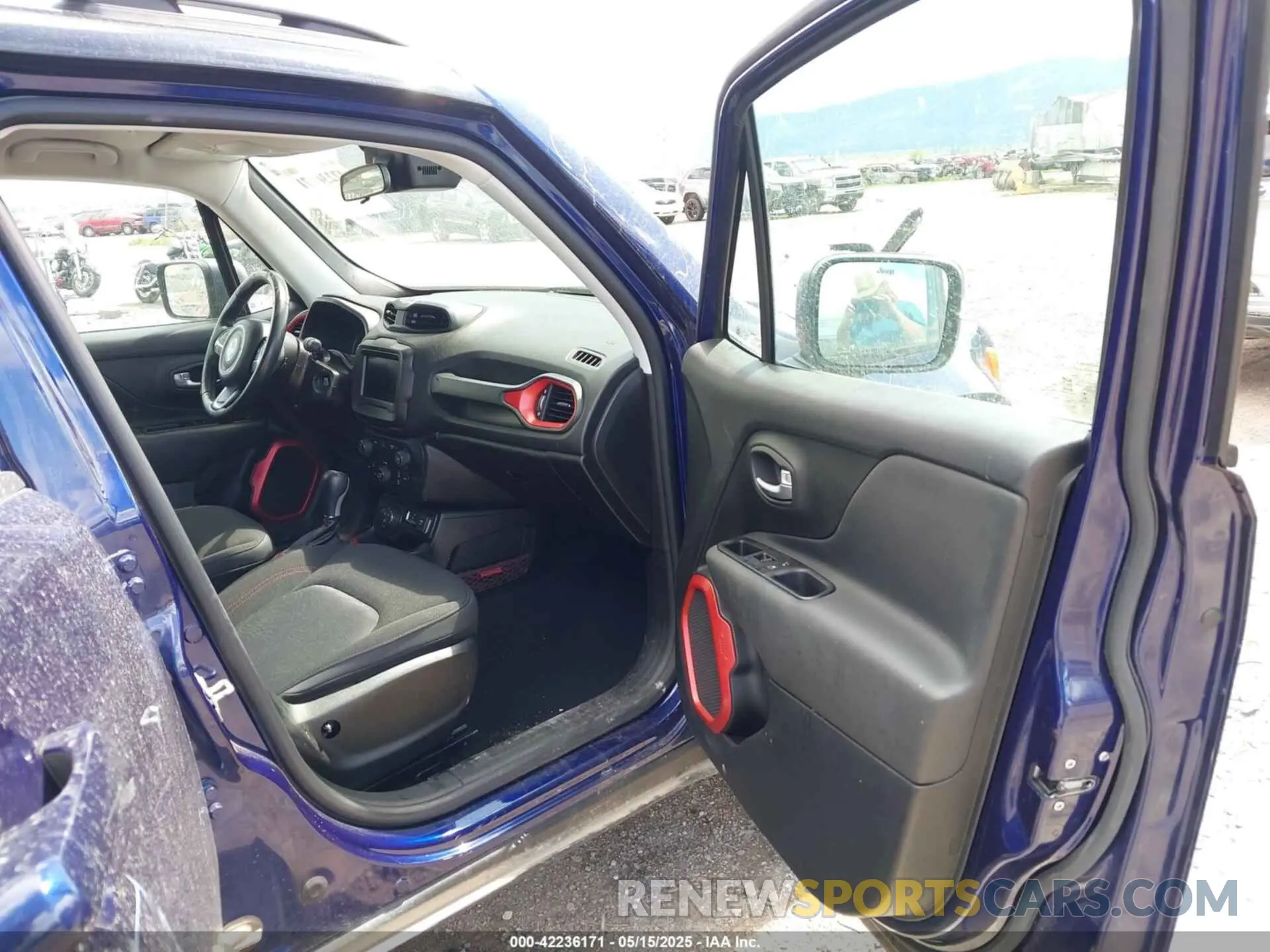5 fotografías del automóvil dañado ZACNJBC16LPL78404 JEEP RENEGADE 2020