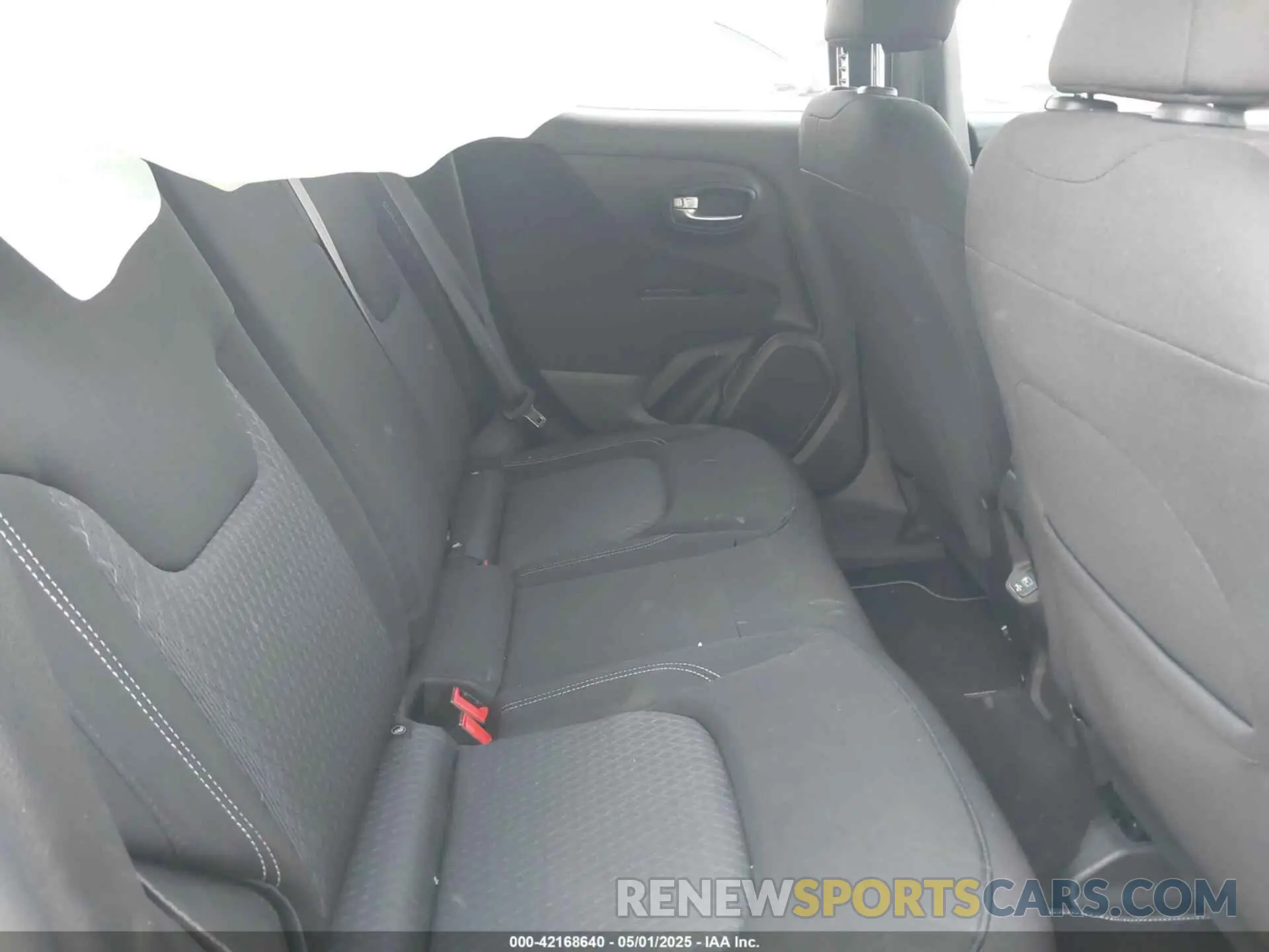 8 fotografías del automóvil dañado ZACNJCBB0MPM51753 JEEP RENEGADE 2021