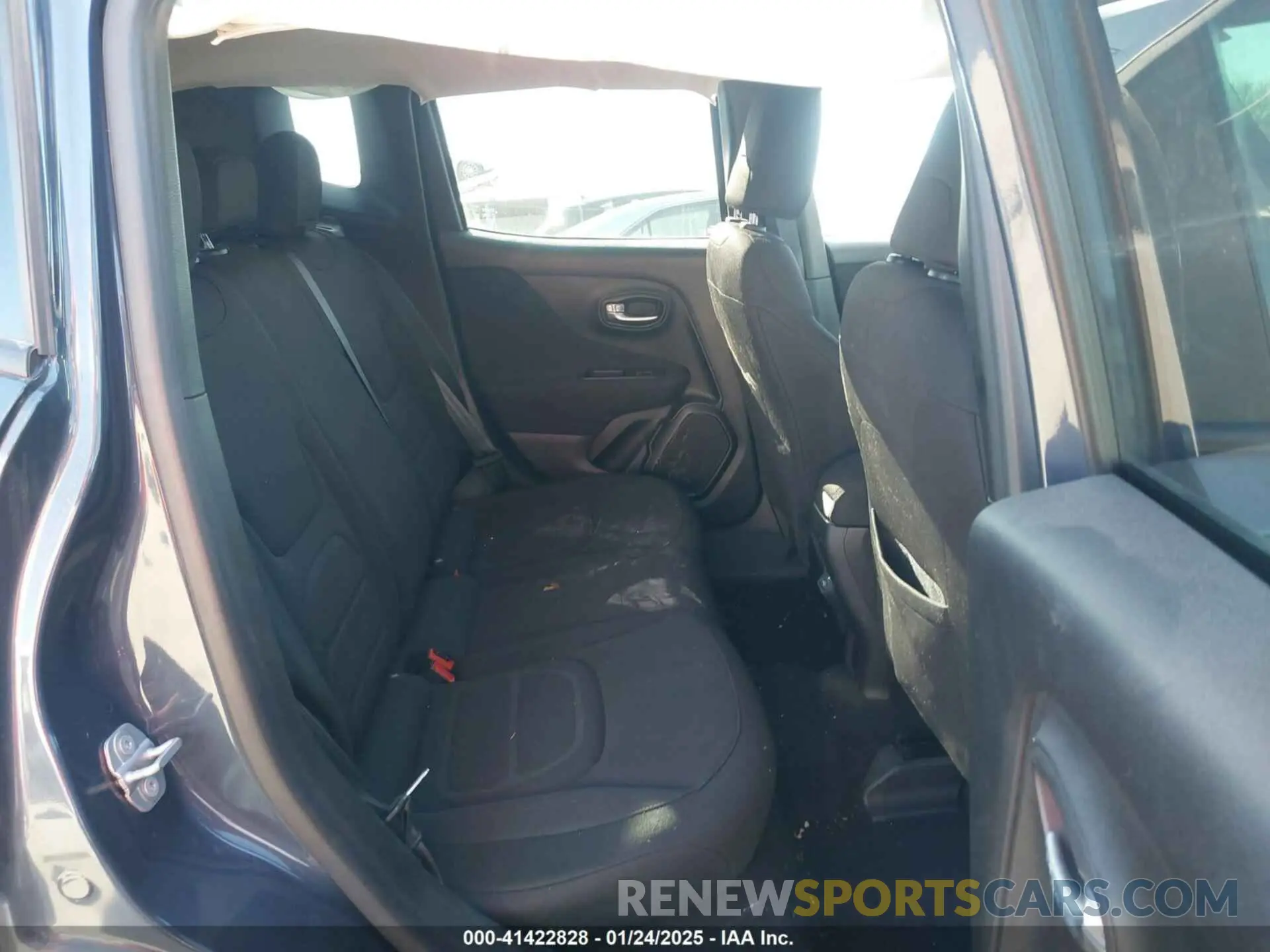 8 fotografías del automóvil dañado ZACNJCBB1MPN26170 JEEP RENEGADE 2021