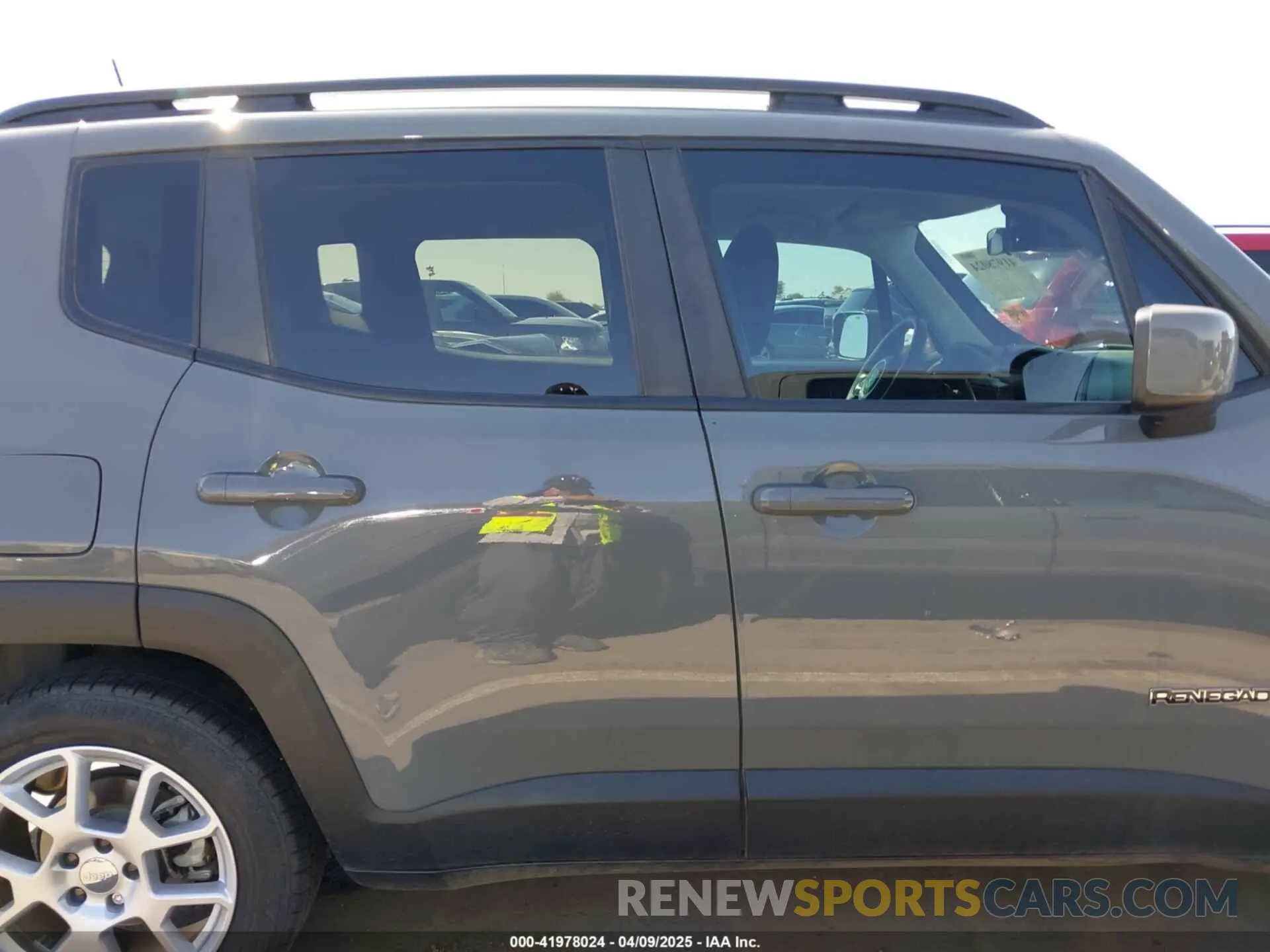 13 fotografías del automóvil dañado ZACNJCBB6MPN22907 JEEP RENEGADE 2021