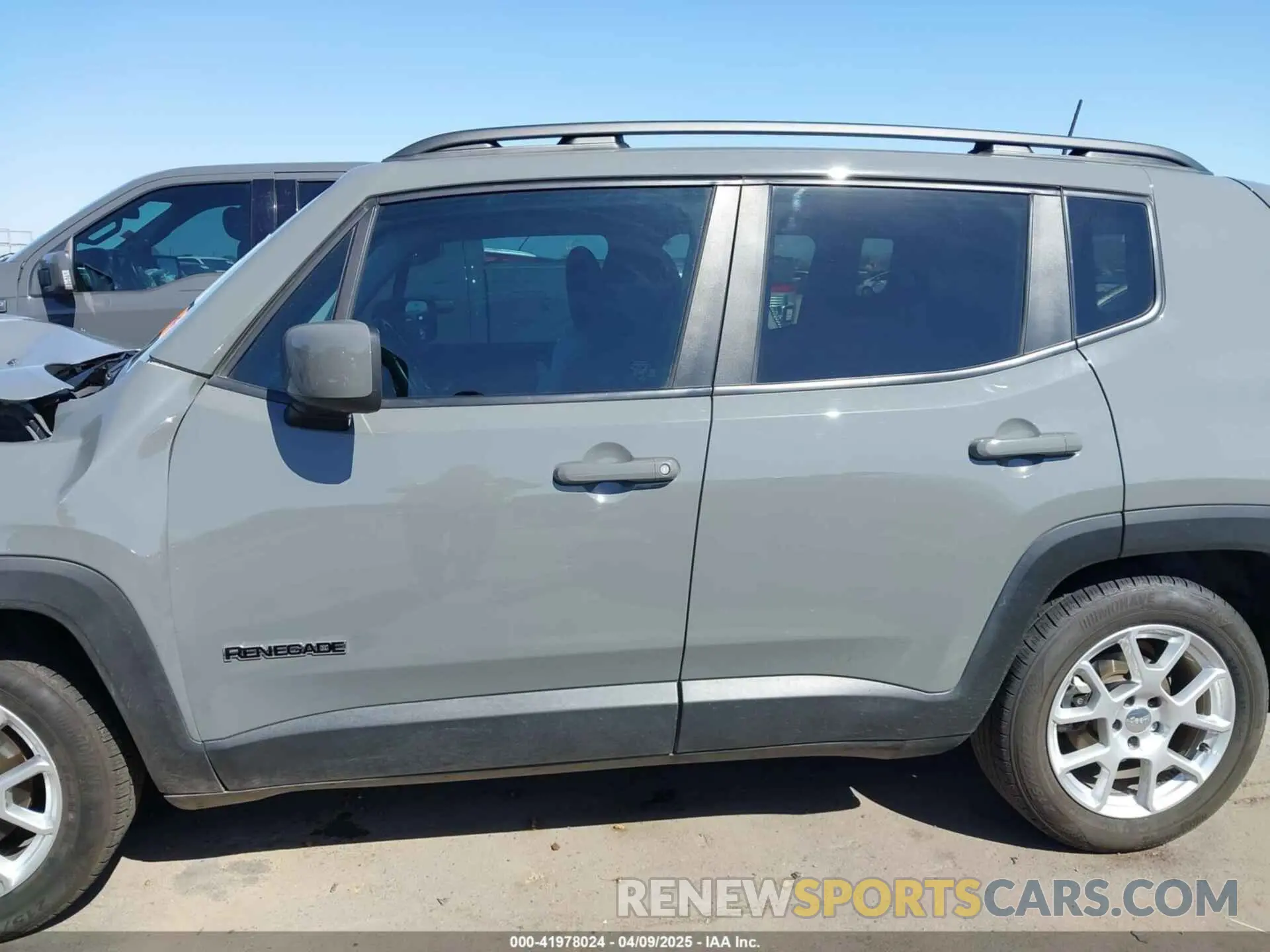 14 fotografías del automóvil dañado ZACNJCBB6MPN22907 JEEP RENEGADE 2021