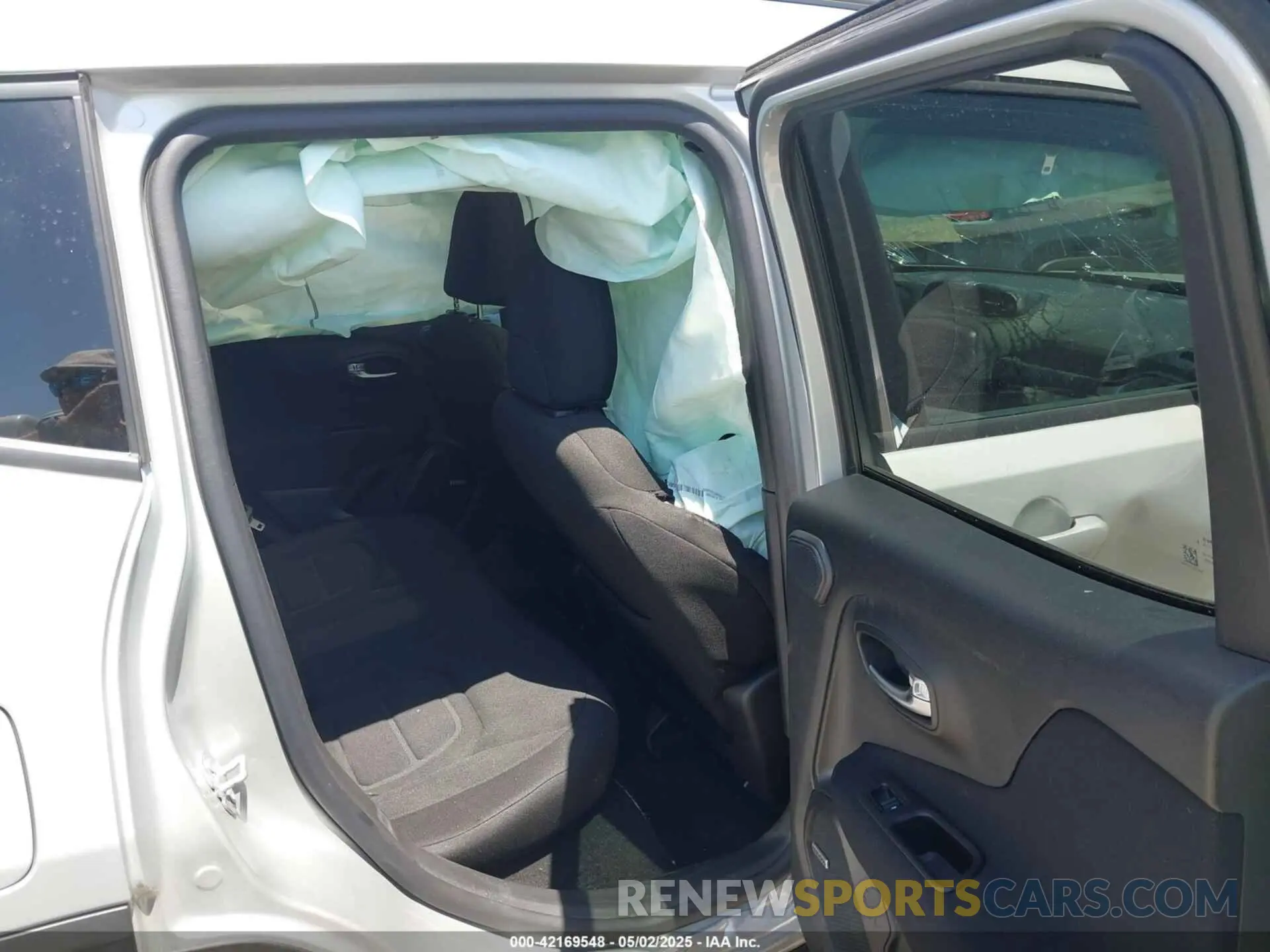 8 fotografías del automóvil dañado ZACNJCBB8MPN10712 JEEP RENEGADE 2021