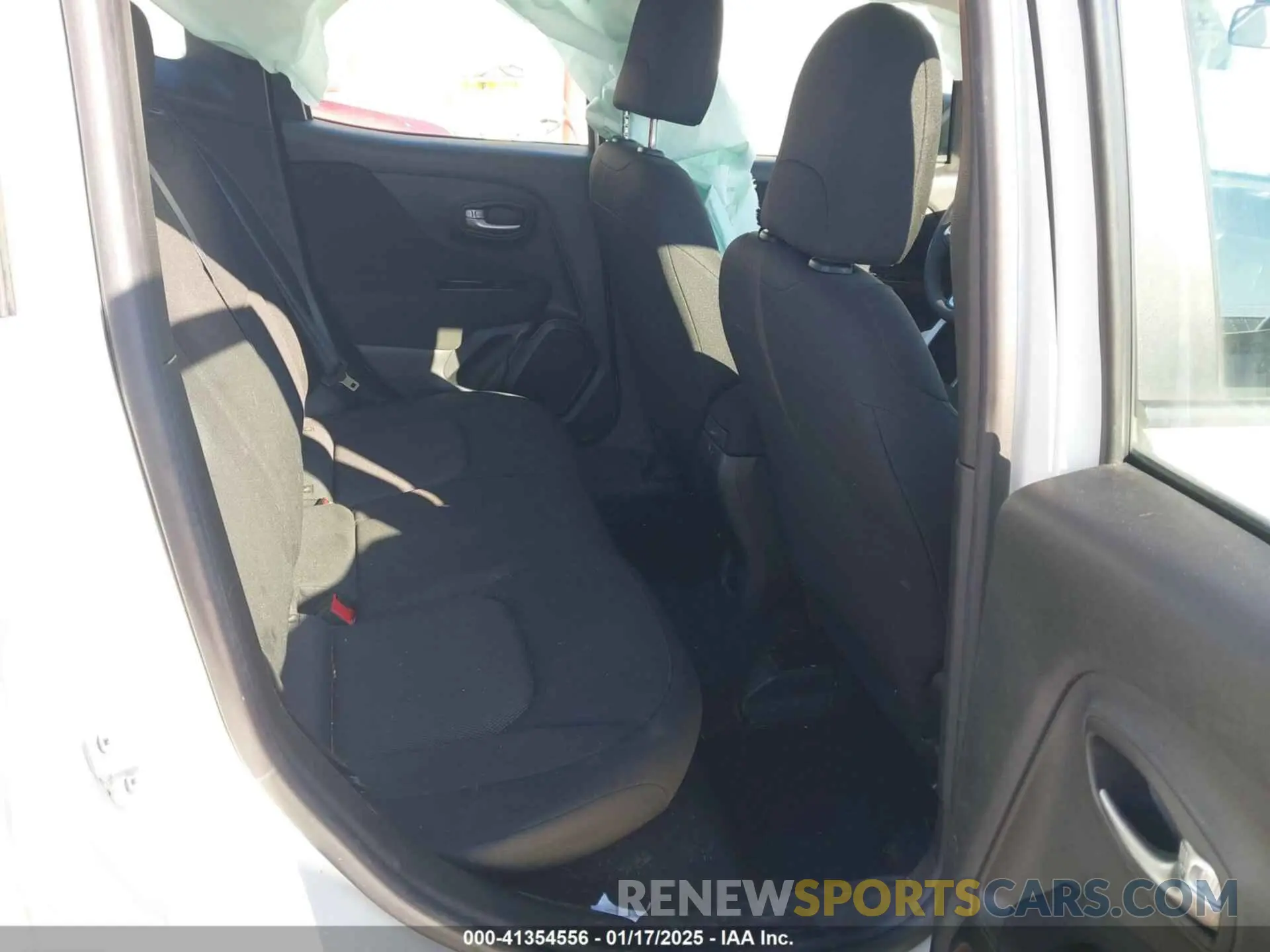 8 fotografías del automóvil dañado ZACNJDAB0MPN28743 JEEP RENEGADE 2021
