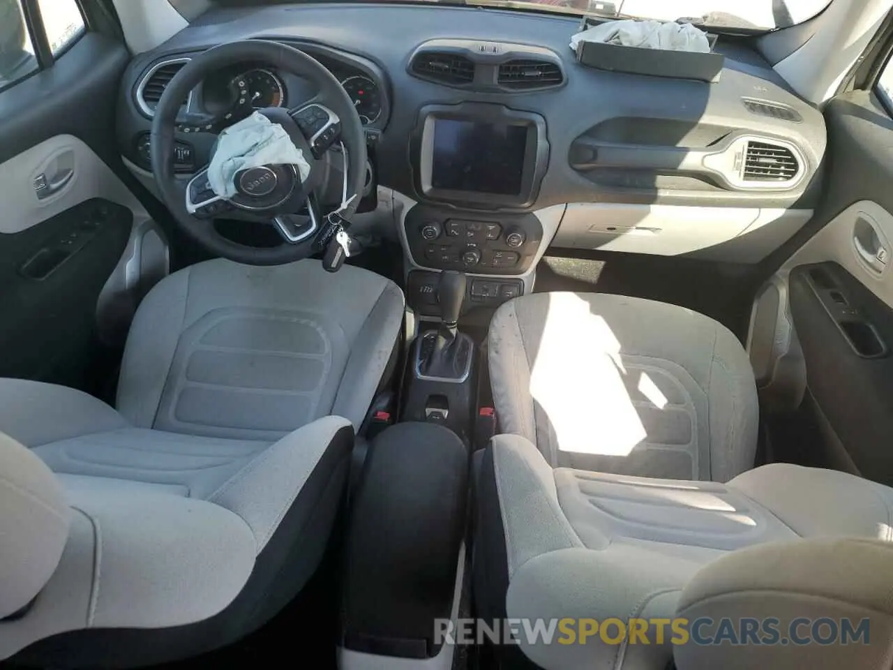 8 fotografías del automóvil dañado ZACNJDB17MPN32651 JEEP RENEGADE 2021