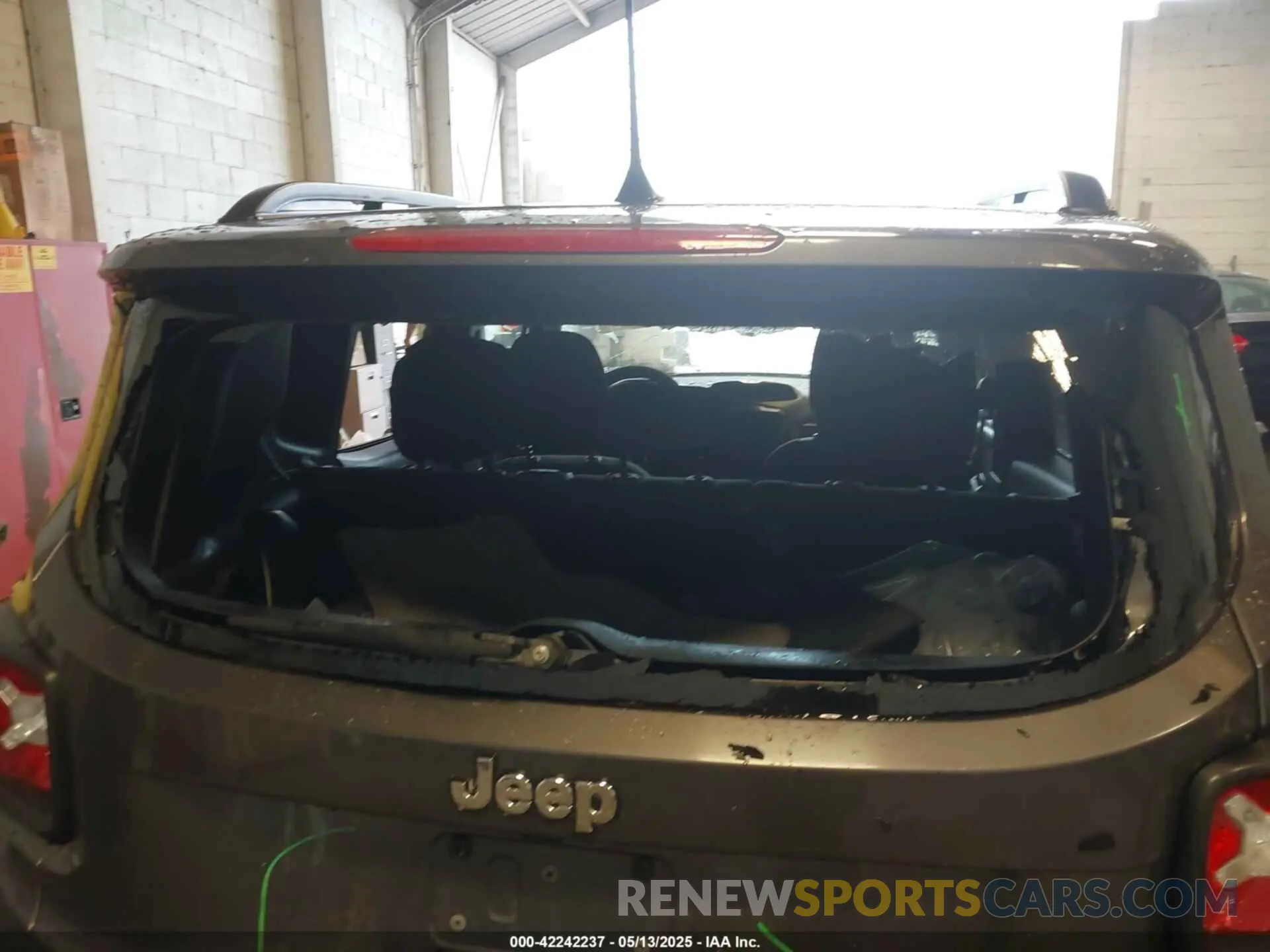 18 fotografías del automóvil dañado ZACNJDBB0MPM28530 JEEP RENEGADE 2021
