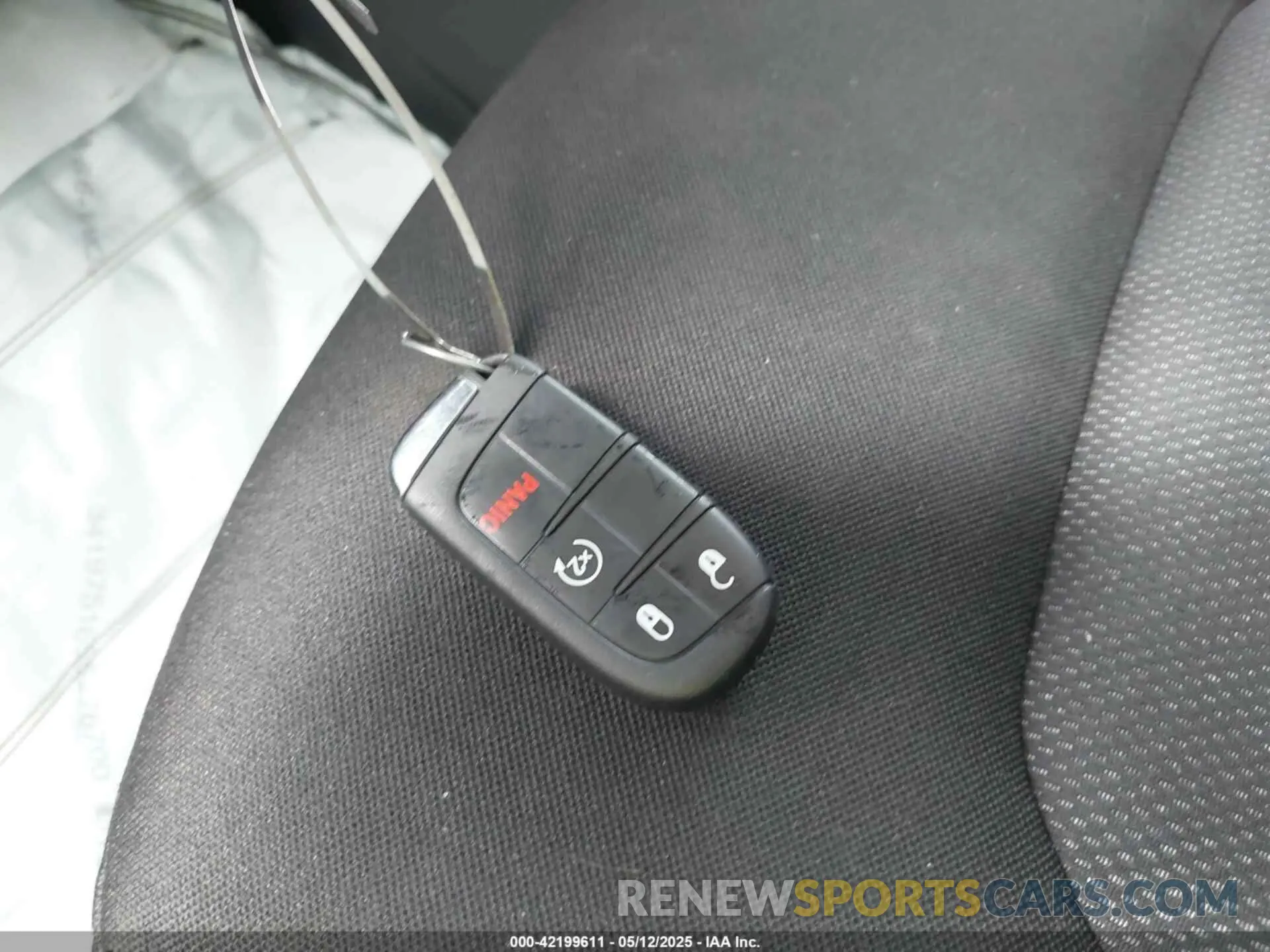 11 fotografías del automóvil dañado ZACNJDBB0MPM92423 JEEP RENEGADE 2021
