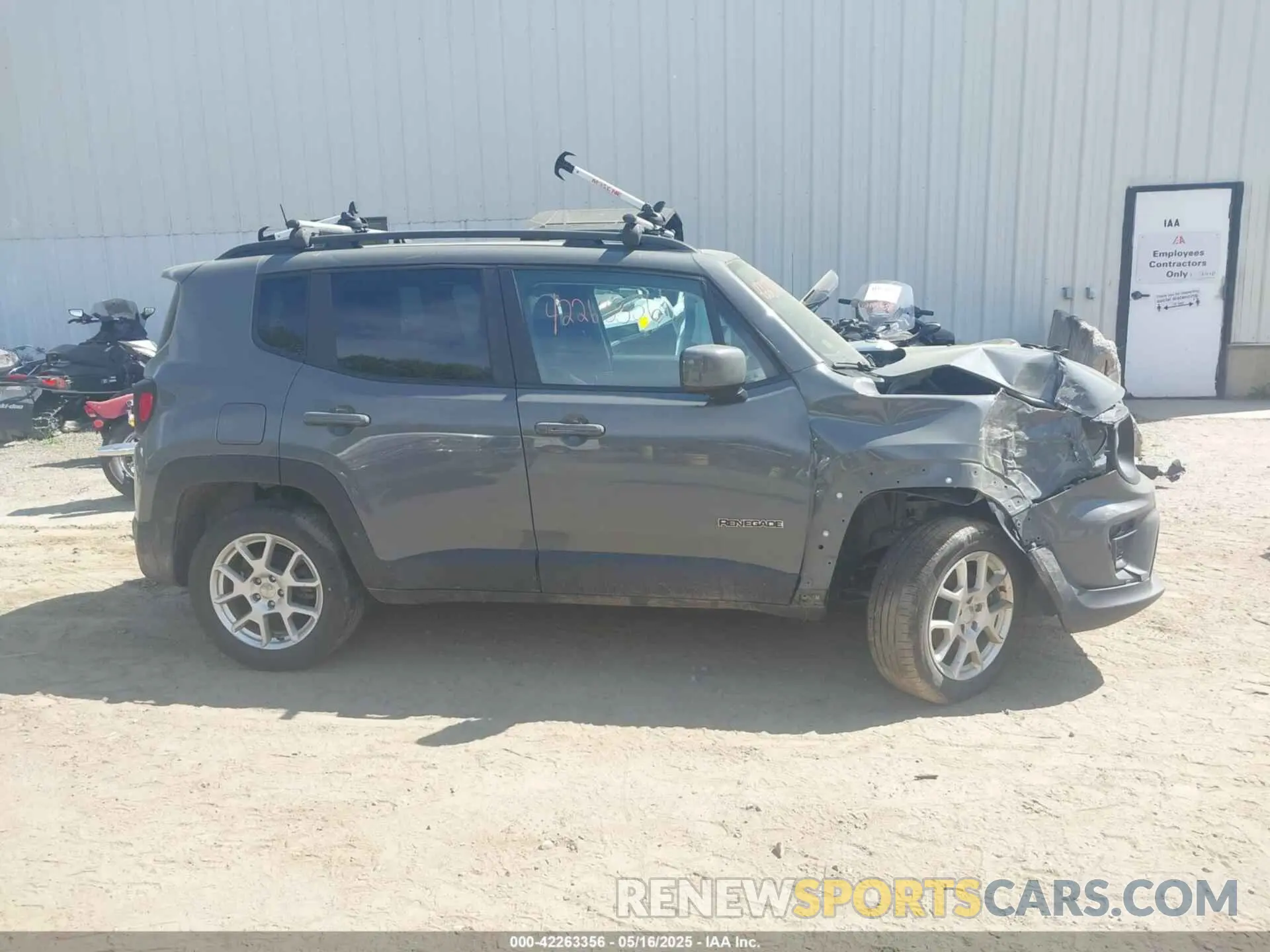 14 fotografías del automóvil dañado ZACNJDBB2MPN31688 JEEP RENEGADE 2021