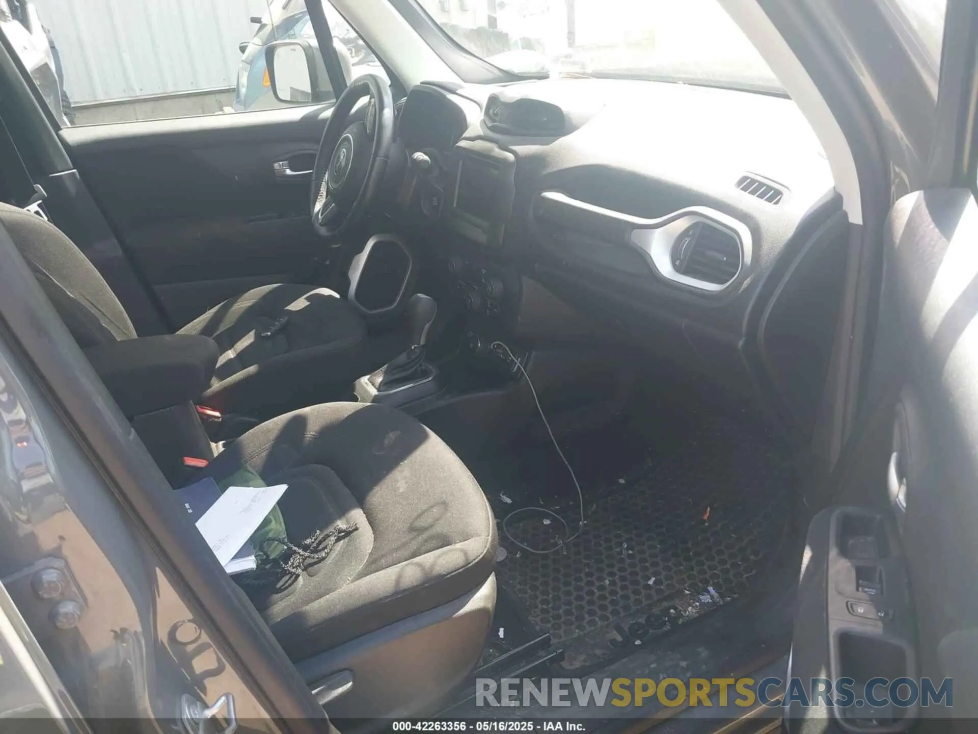 5 fotografías del automóvil dañado ZACNJDBB2MPN31688 JEEP RENEGADE 2021