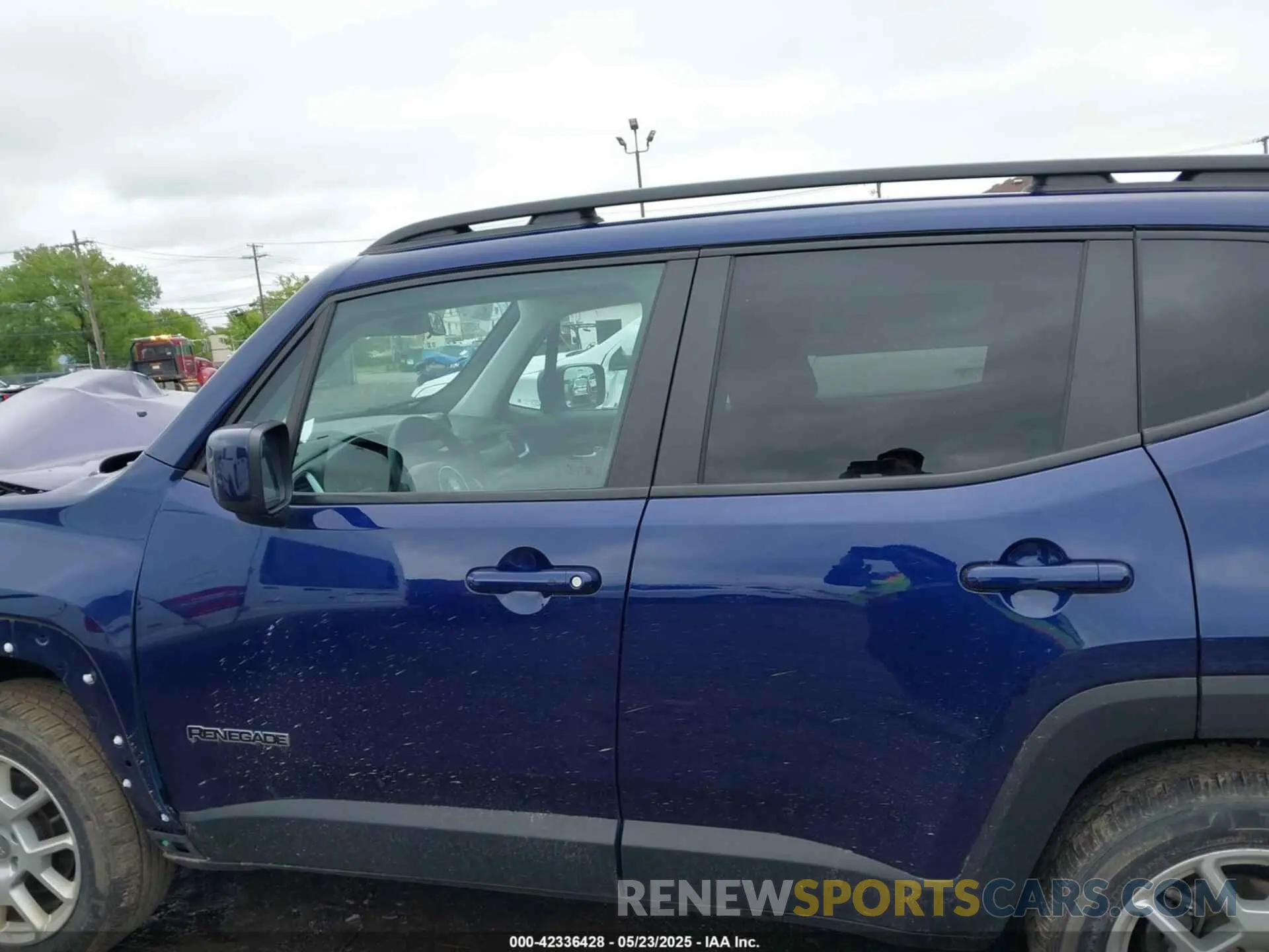 14 fotografías del automóvil dañado ZACNJDBB6MPN32519 JEEP RENEGADE 2021