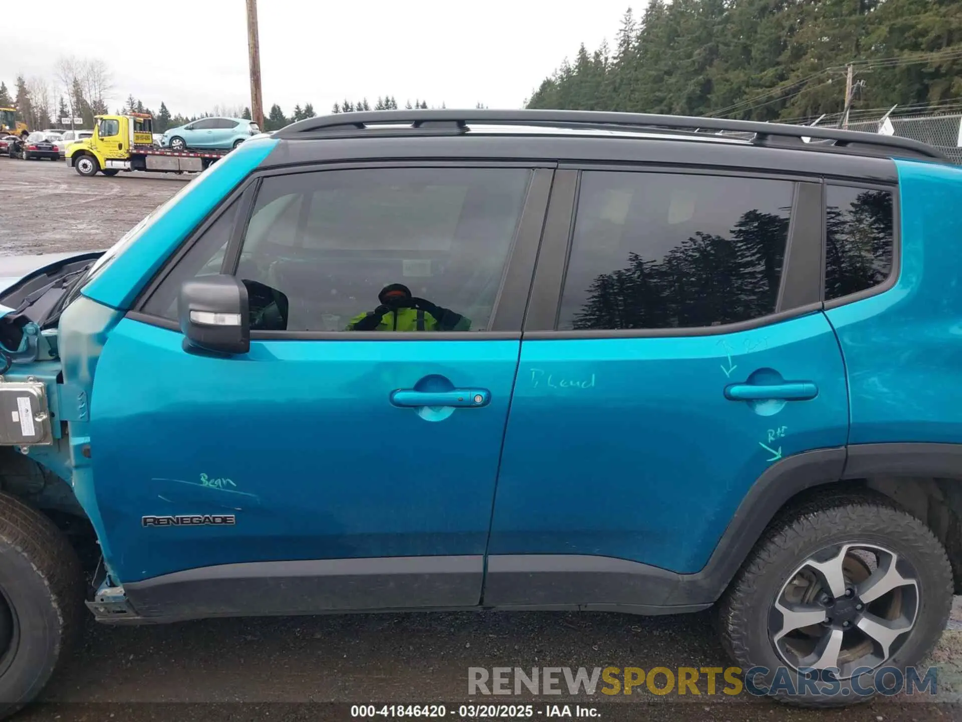 15 fotografías del automóvil dañado ZACNJDC15MPN30461 JEEP RENEGADE 2021