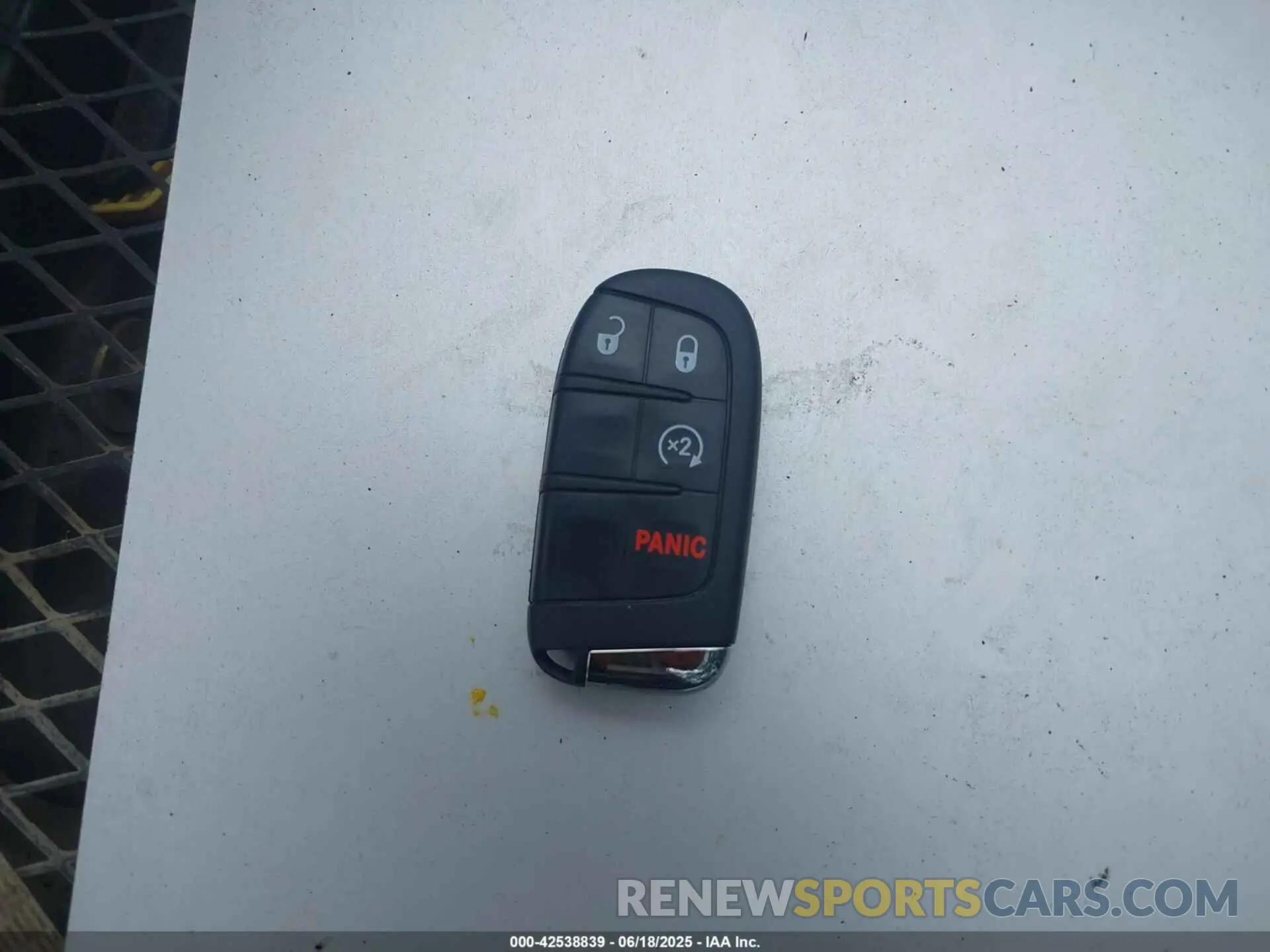 11 fotografías del automóvil dañado ZACNJDD15MPM09850 JEEP RENEGADE 2021