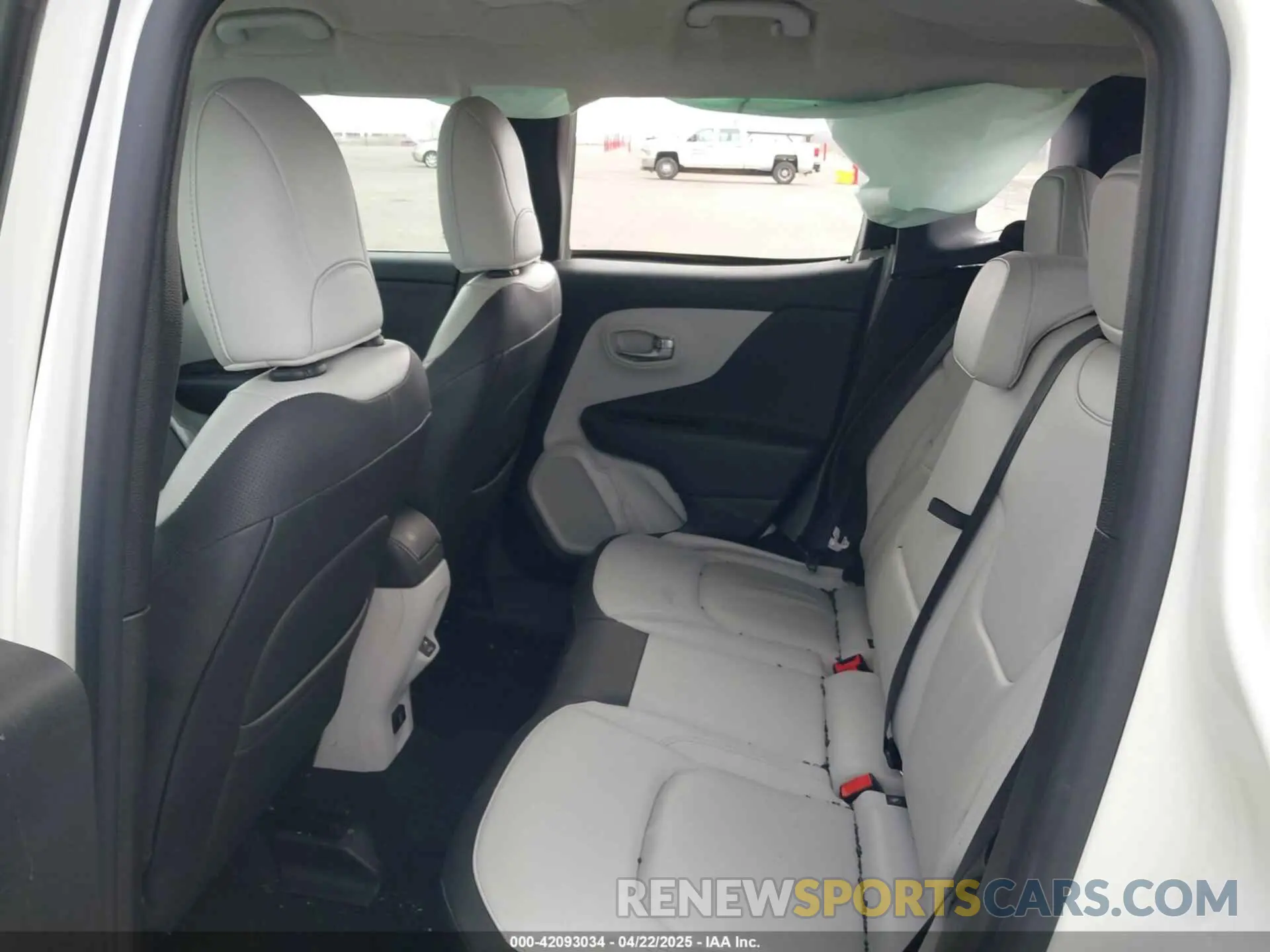 8 fotografías del automóvil dañado ZACNJDD15MPM49765 JEEP RENEGADE 2021