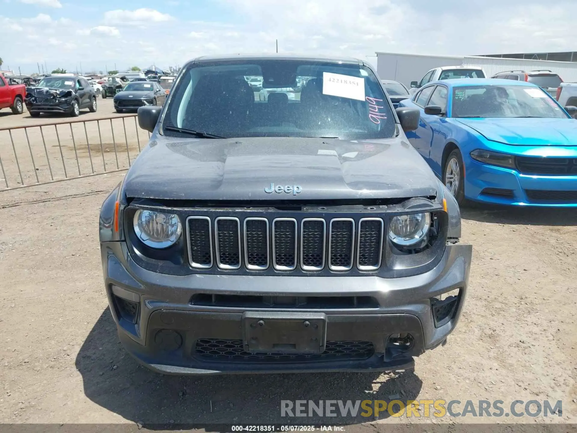 12 fotografías del automóvil dañado ZACNJDA15NPP00581 JEEP RENEGADE 2022