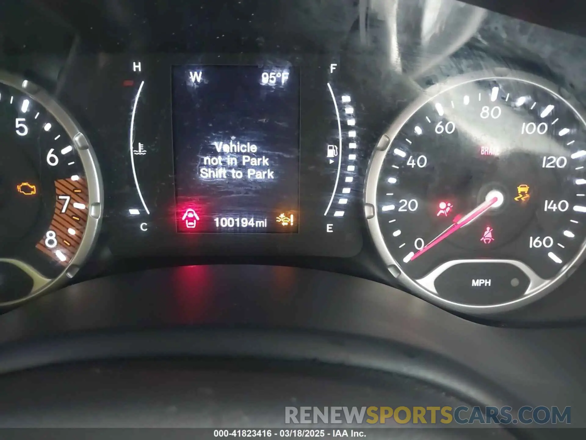 15 fotografías del automóvil dañado ZACNJDA19NPN47543 JEEP RENEGADE 2022