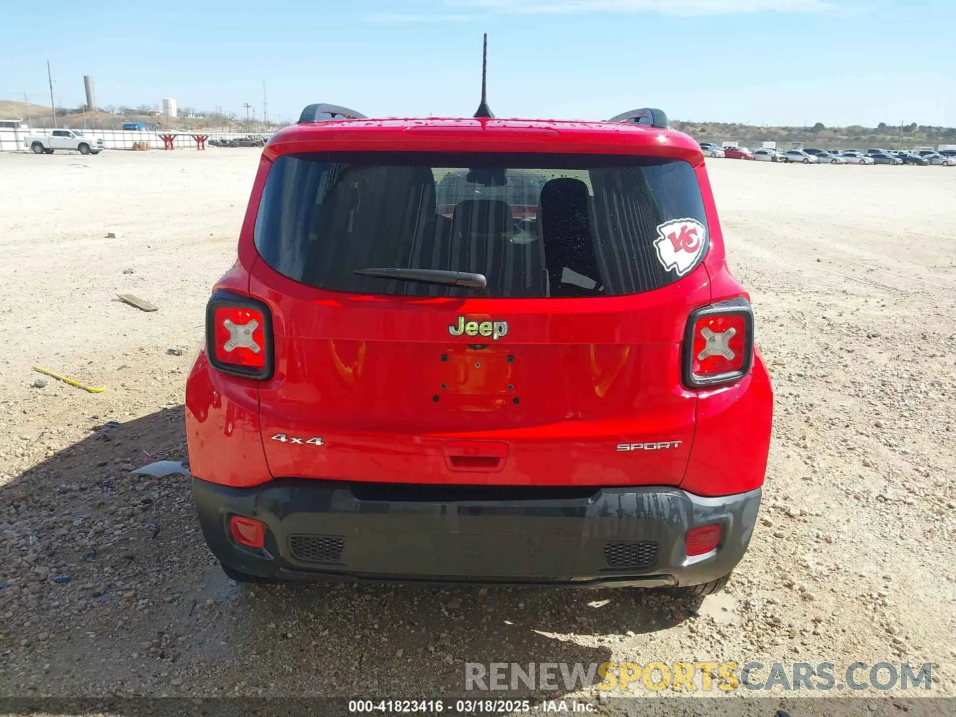 16 fotografías del automóvil dañado ZACNJDA19NPN47543 JEEP RENEGADE 2022