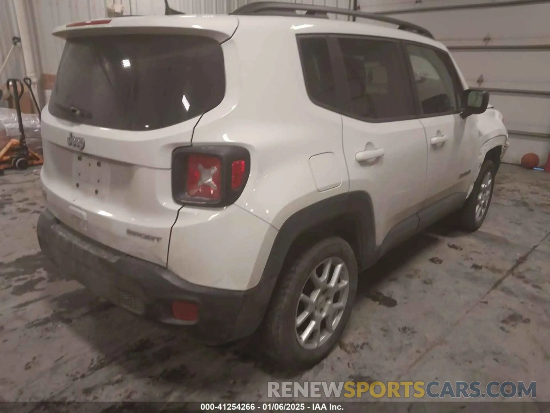 4 fotografías del automóvil dañado ZACNJDA1XNPN66845 JEEP RENEGADE 2022