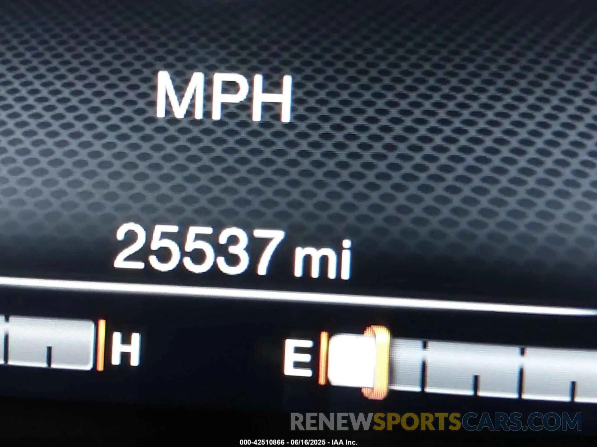 15 fotografías del automóvil dañado ZACNJDB10NPN91087 JEEP RENEGADE 2022