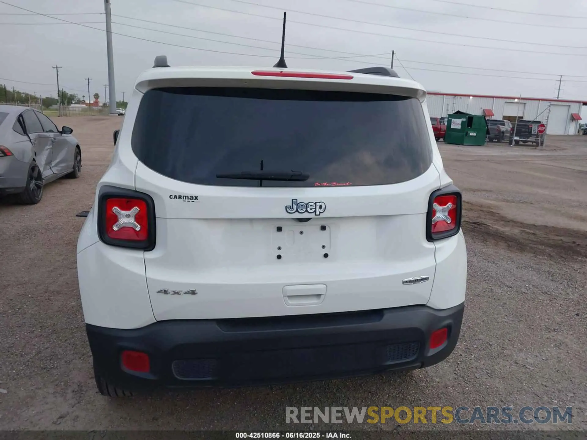 16 fotografías del automóvil dañado ZACNJDB10NPN91087 JEEP RENEGADE 2022