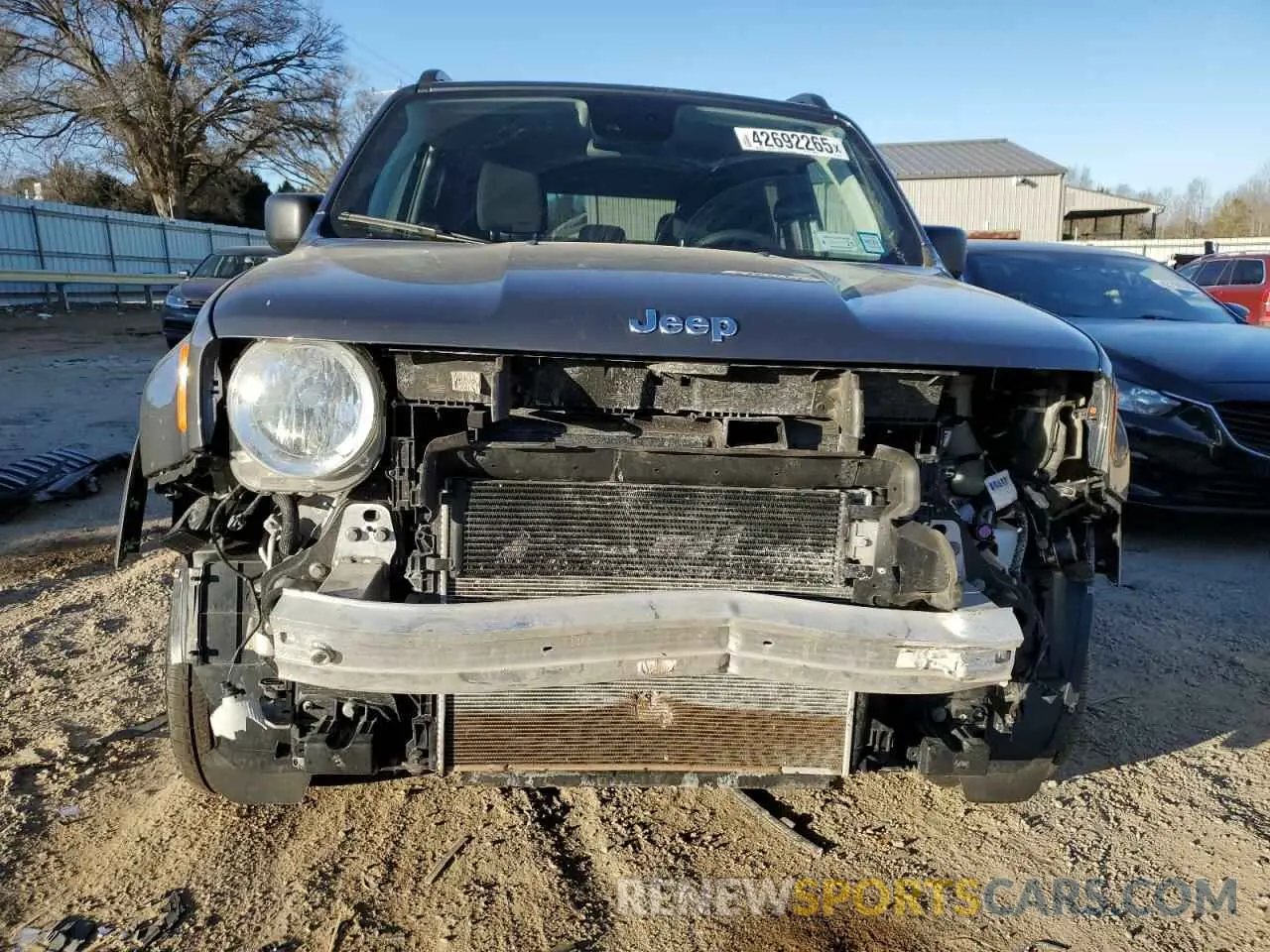 5 fotografías del automóvil dañado ZACNJDB11NPN77618 JEEP RENEGADE 2022