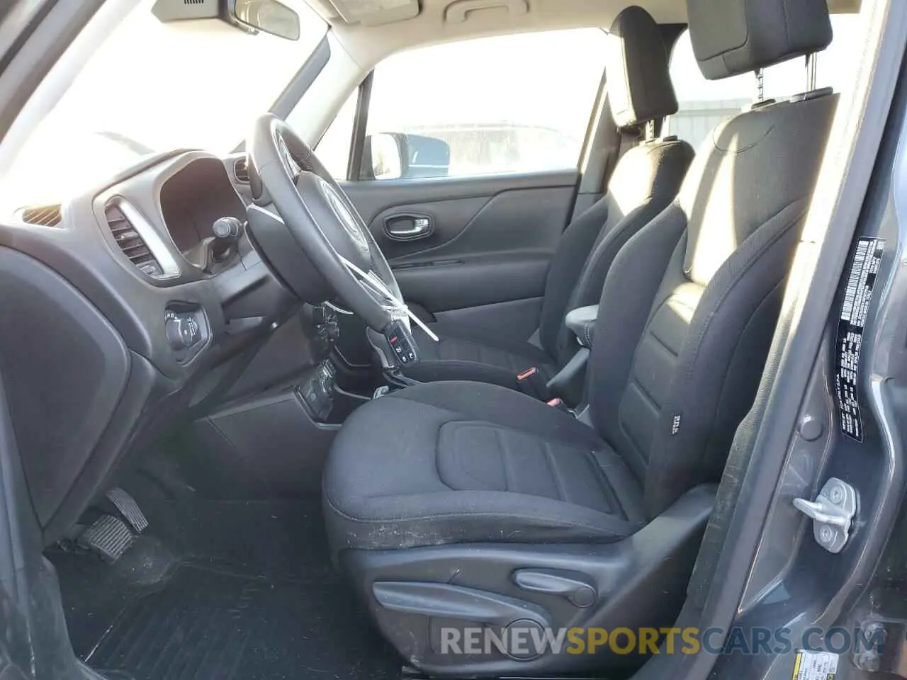 7 fotografías del automóvil dañado ZACNJDB11NPN77618 JEEP RENEGADE 2022