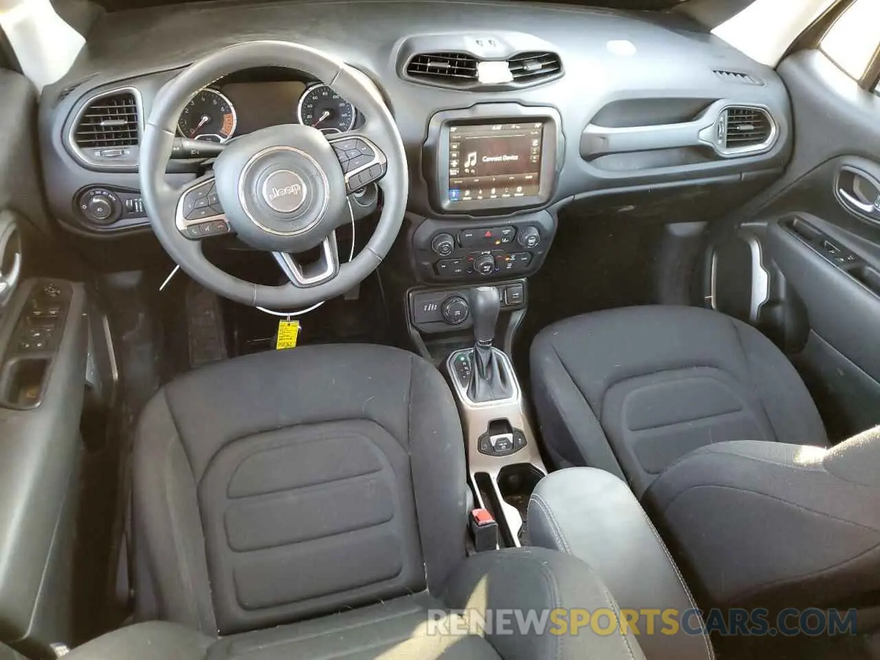 8 fotografías del automóvil dañado ZACNJDB11NPN77618 JEEP RENEGADE 2022