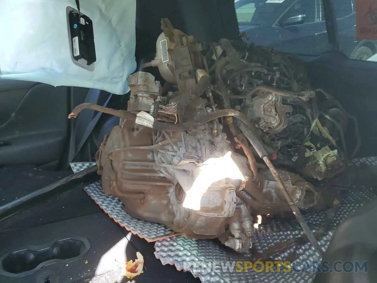 13 fotografías del automóvil dañado ZACNJDB12NPN72878 JEEP RENEGADE 2022