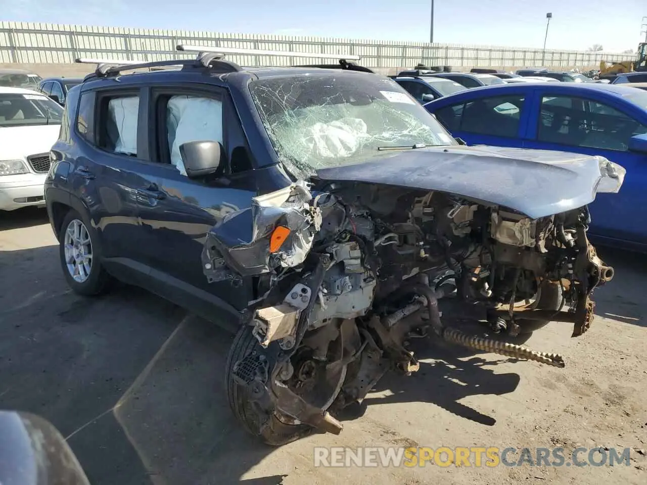 4 fotografías del automóvil dañado ZACNJDB12NPN72878 JEEP RENEGADE 2022