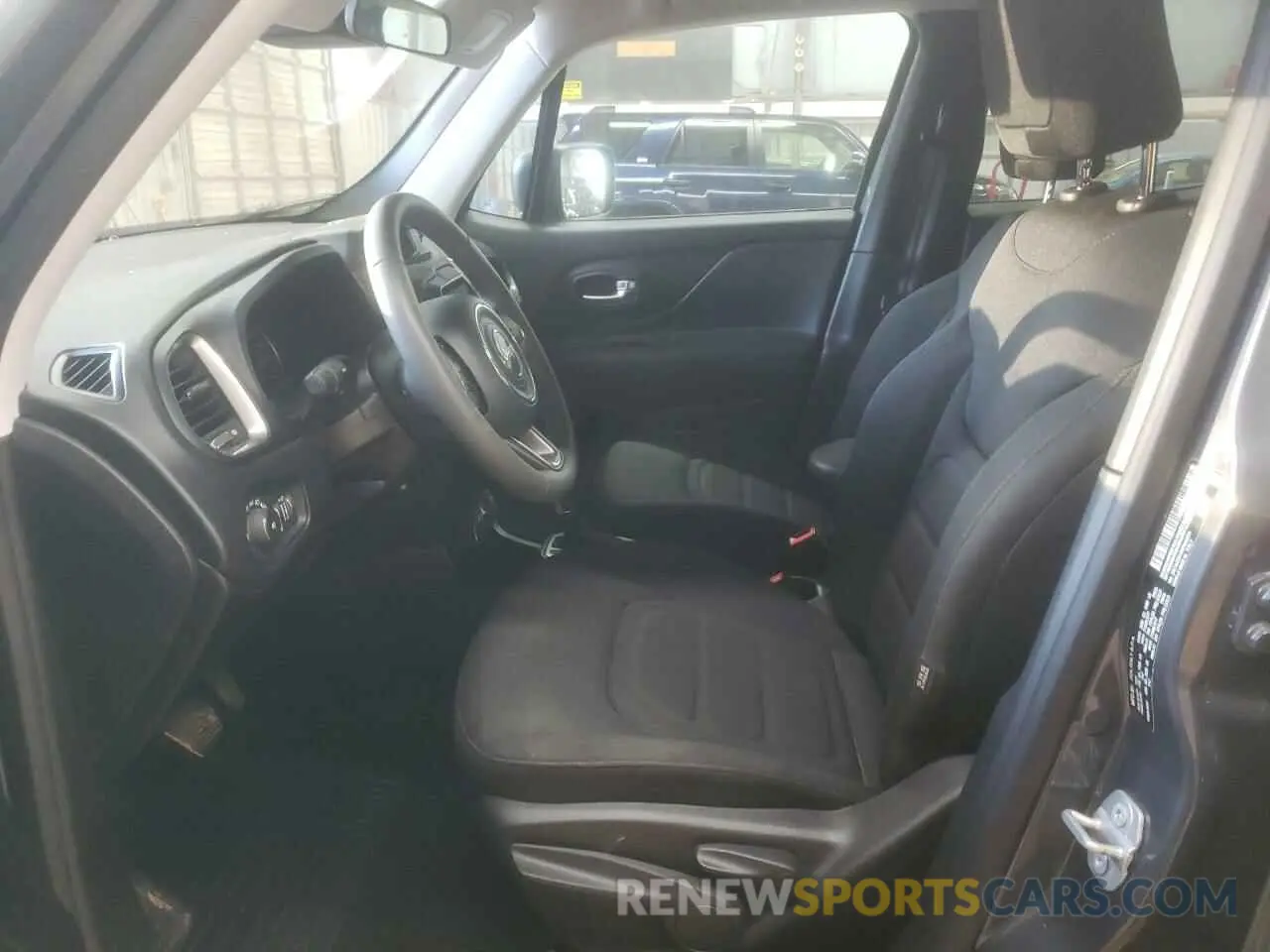 7 fotografías del automóvil dañado ZACNJDB14NPN45374 JEEP RENEGADE 2022