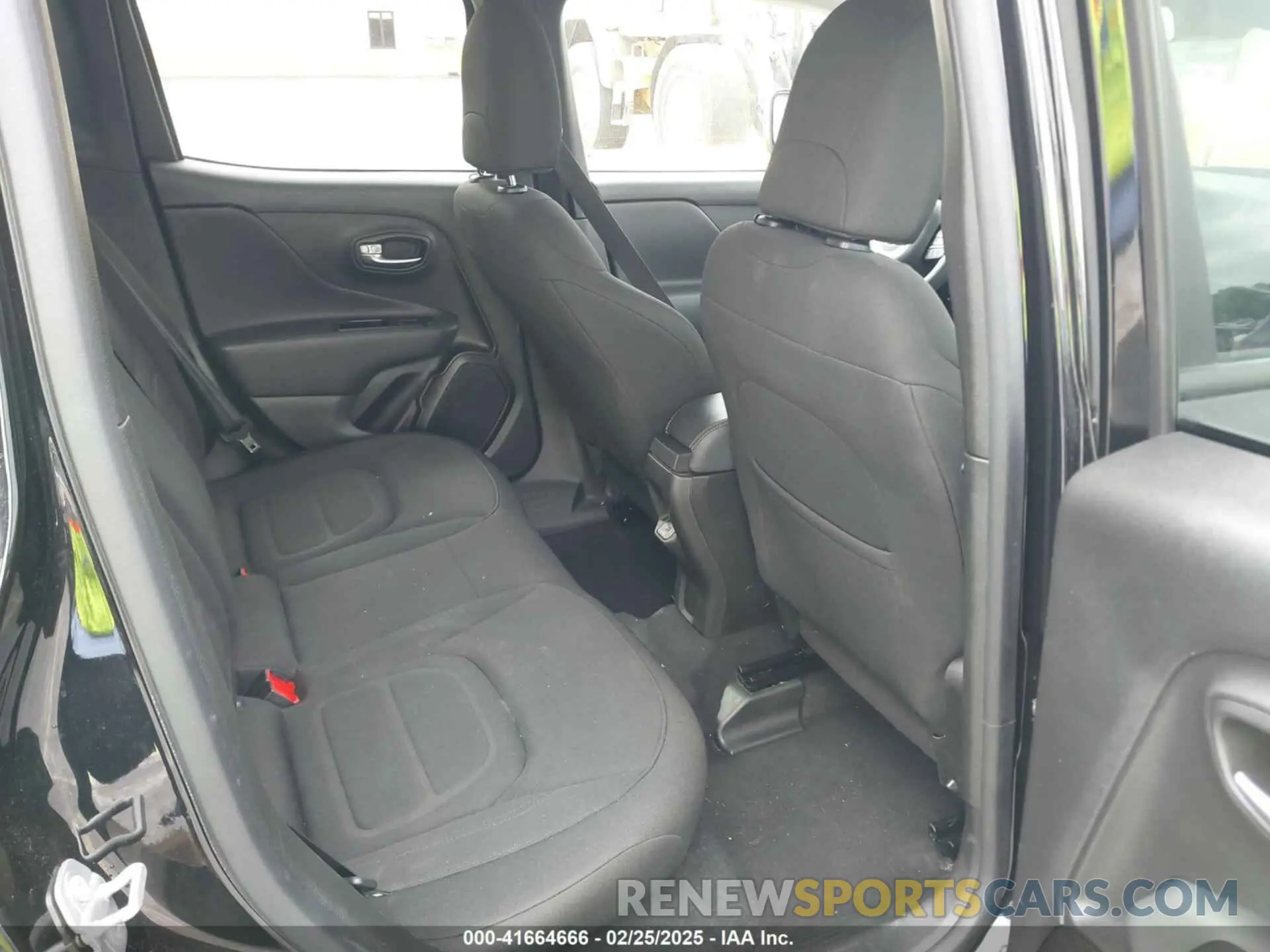 8 fotografías del automóvil dañado ZACNJDB14NPN83204 JEEP RENEGADE 2022