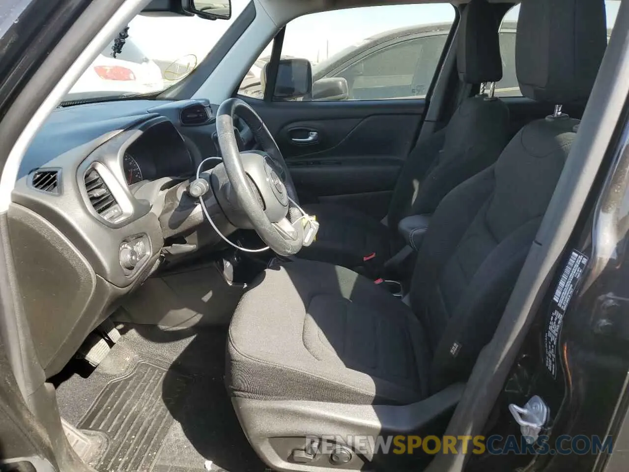7 fotografías del automóvil dañado ZACNJDB15NPN60028 JEEP RENEGADE 2022