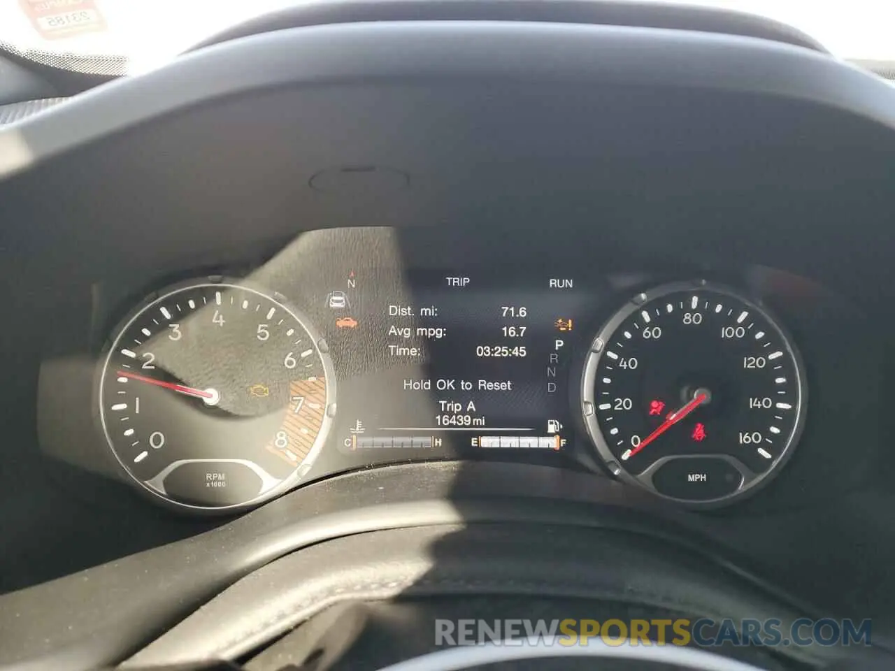9 fotografías del automóvil dañado ZACNJDB15NPN60028 JEEP RENEGADE 2022