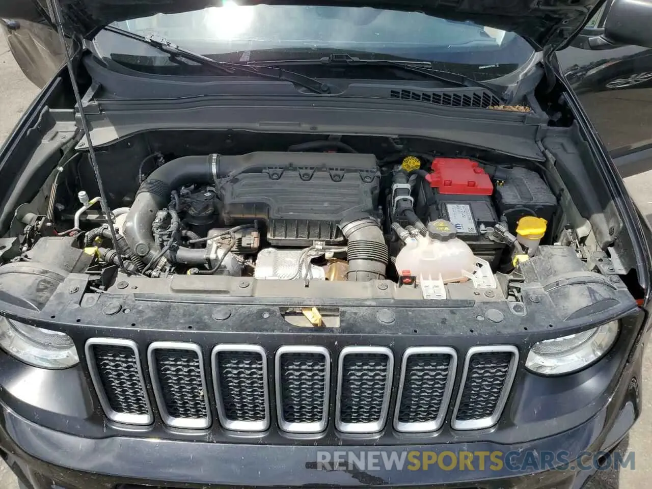 11 fotografías del automóvil dañado ZACNJDB15NPN71983 JEEP RENEGADE 2022