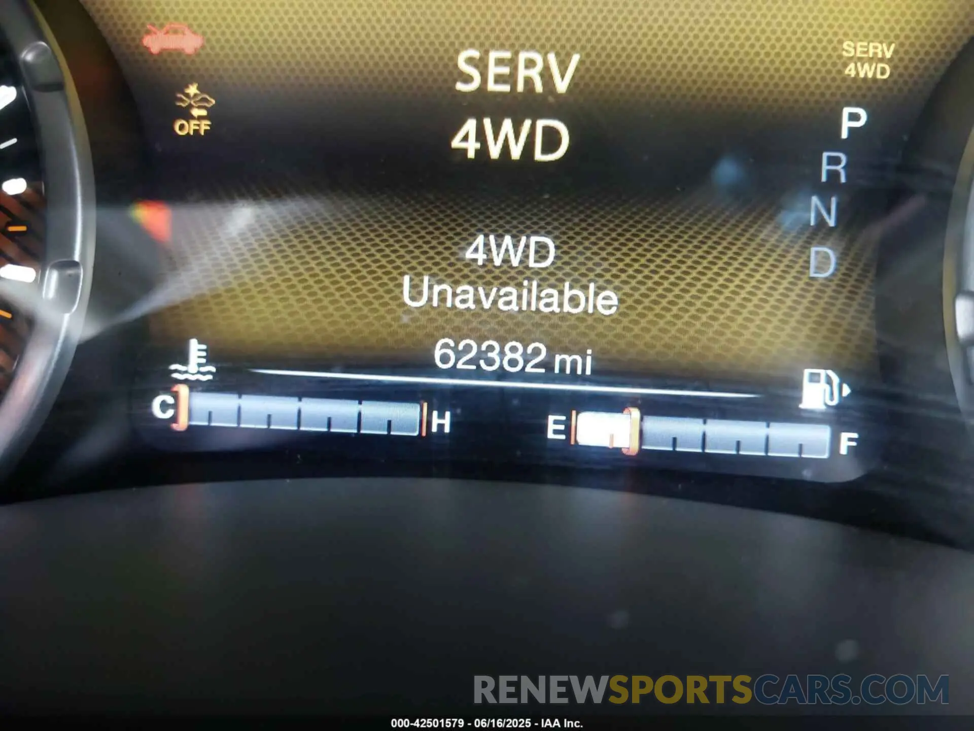 15 fotografías del automóvil dañado ZACNJDB16NPN82636 JEEP RENEGADE 2022