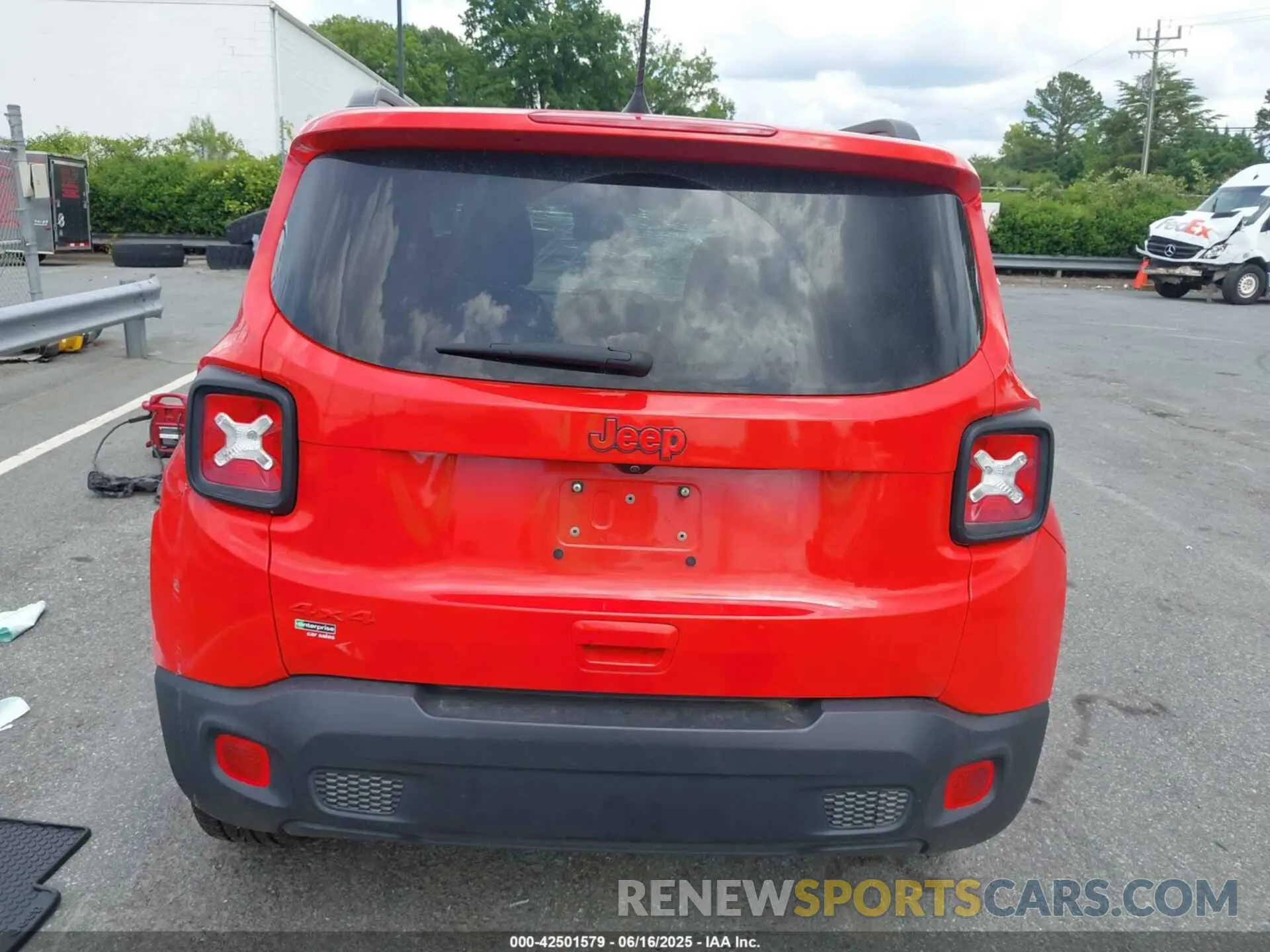 16 fotografías del automóvil dañado ZACNJDB16NPN82636 JEEP RENEGADE 2022