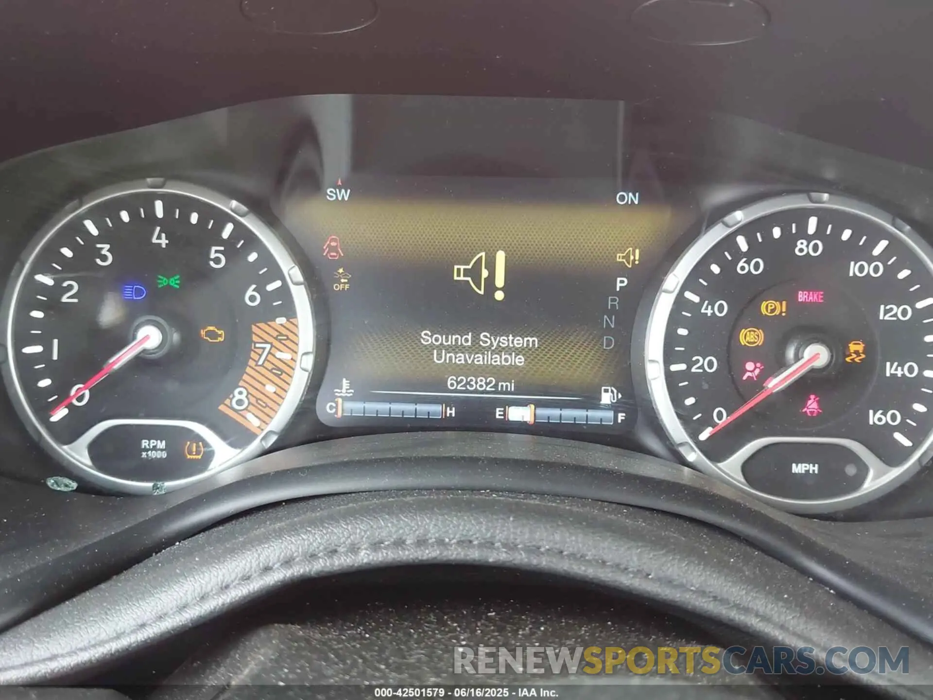 7 fotografías del automóvil dañado ZACNJDB16NPN82636 JEEP RENEGADE 2022