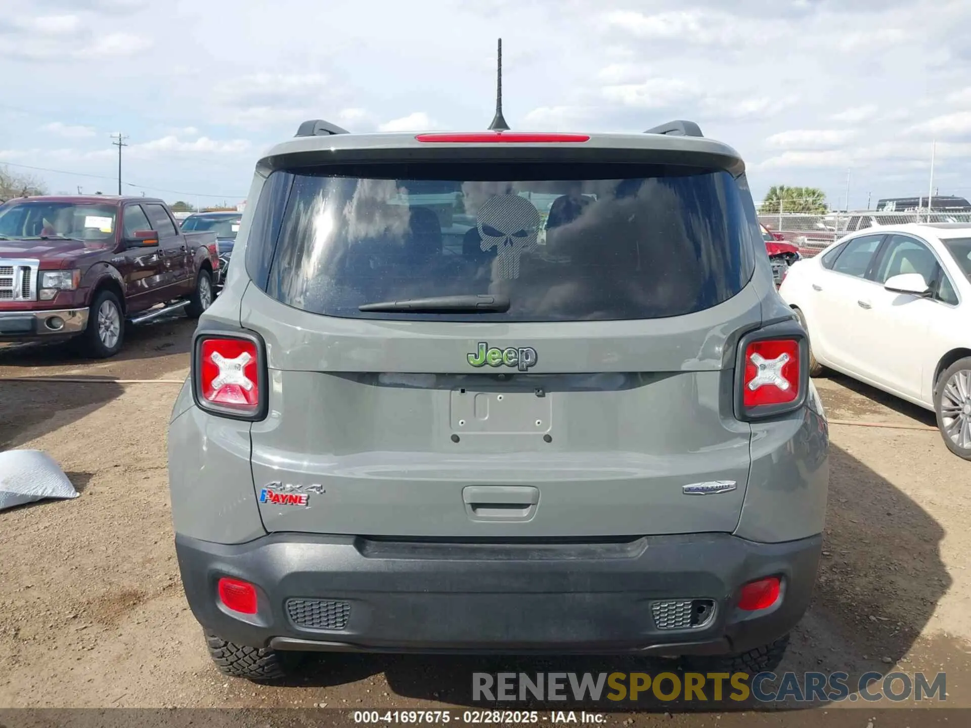 16 fotografías del automóvil dañado ZACNJDB17NPN48608 JEEP RENEGADE 2022