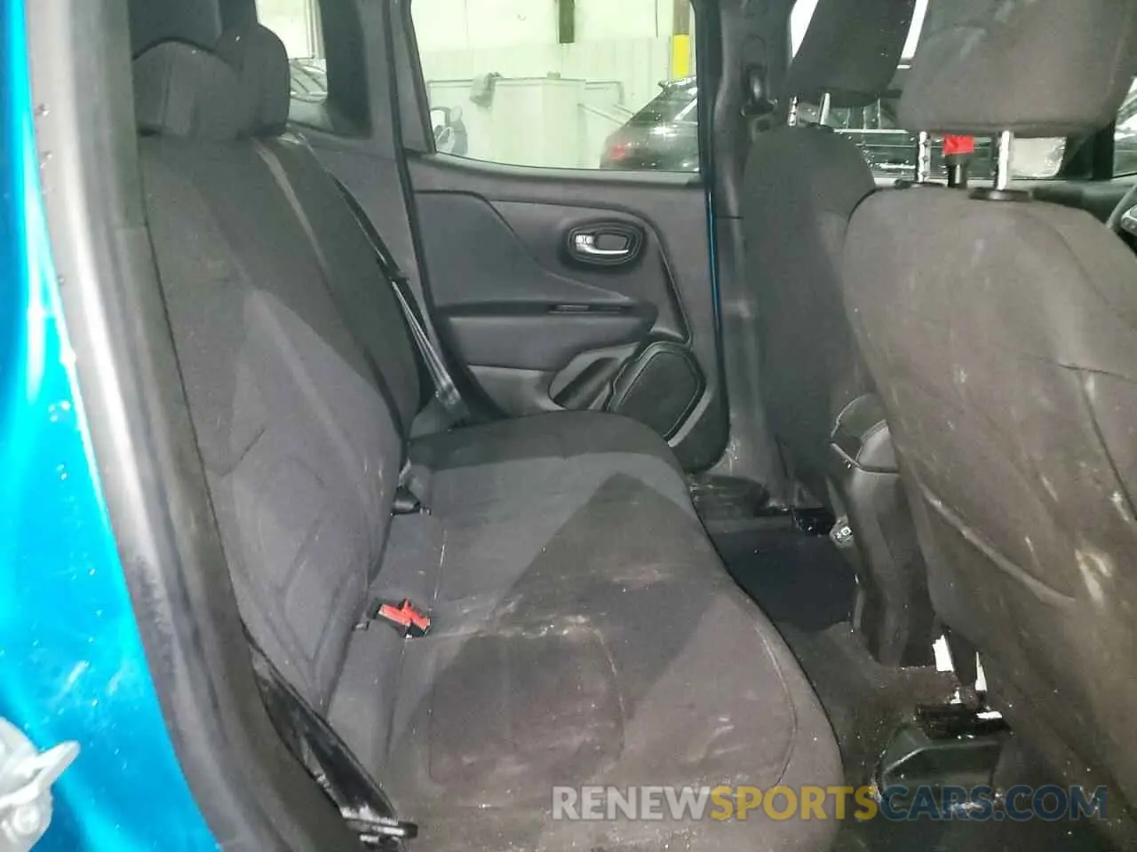 11 fotografías del automóvil dañado ZACNJDB19NPN50716 JEEP RENEGADE 2022