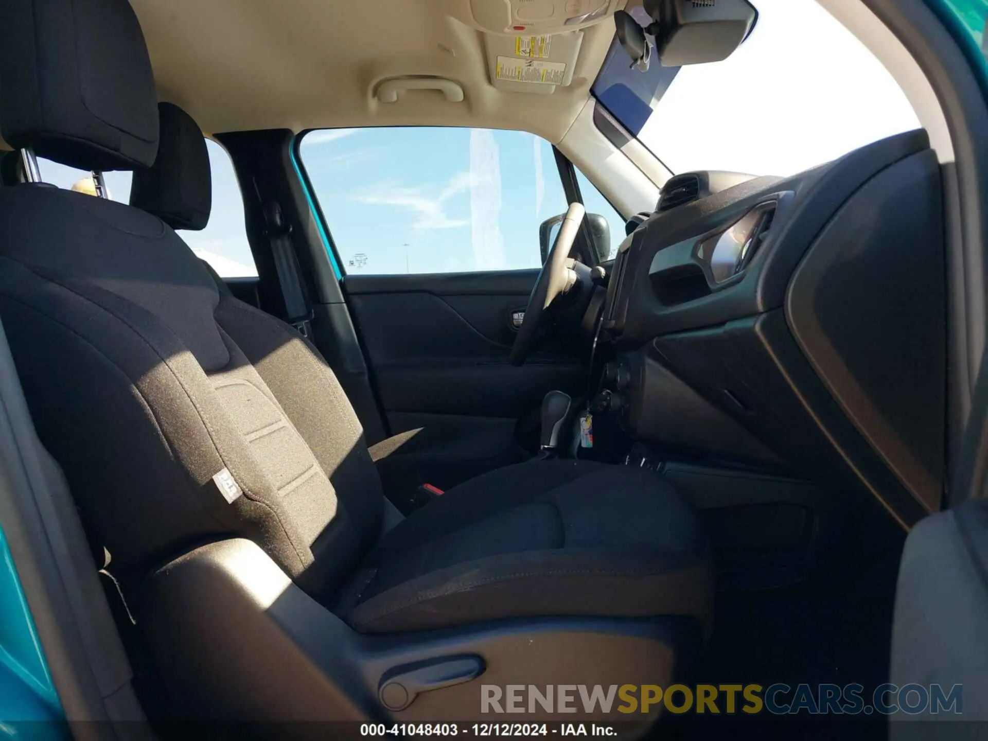 5 fotografías del automóvil dañado ZACNJDB19NPN79181 JEEP RENEGADE 2022