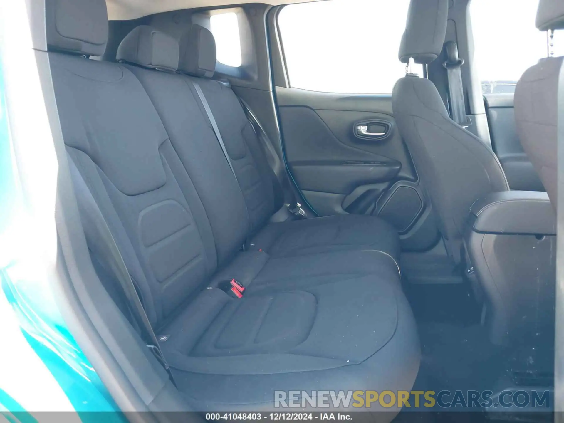 8 fotografías del automóvil dañado ZACNJDB19NPN79181 JEEP RENEGADE 2022