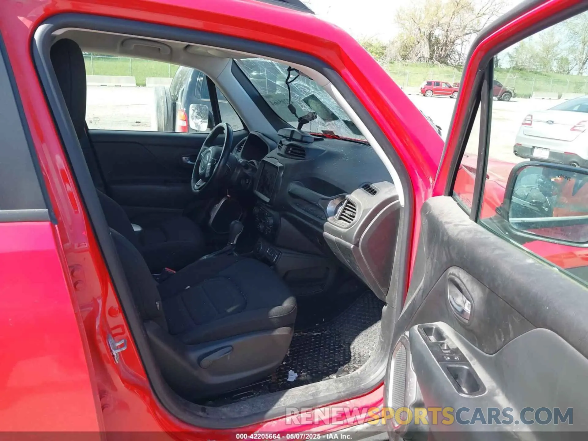 5 fotografías del automóvil dañado ZACNJDB1XNPN46562 JEEP RENEGADE 2022