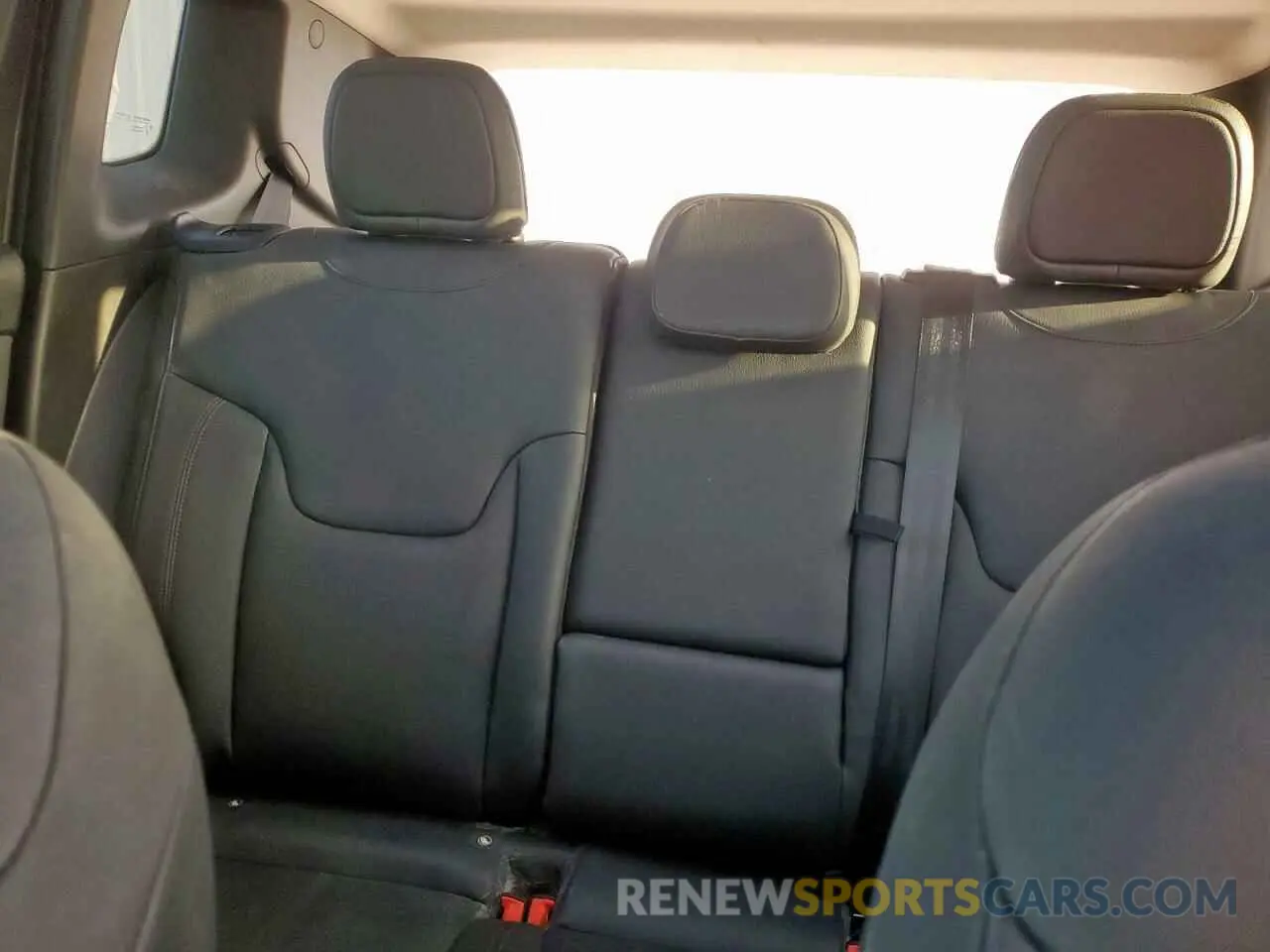 10 fotografías del automóvil dañado ZACNJDC19NPN63173 JEEP RENEGADE 2022