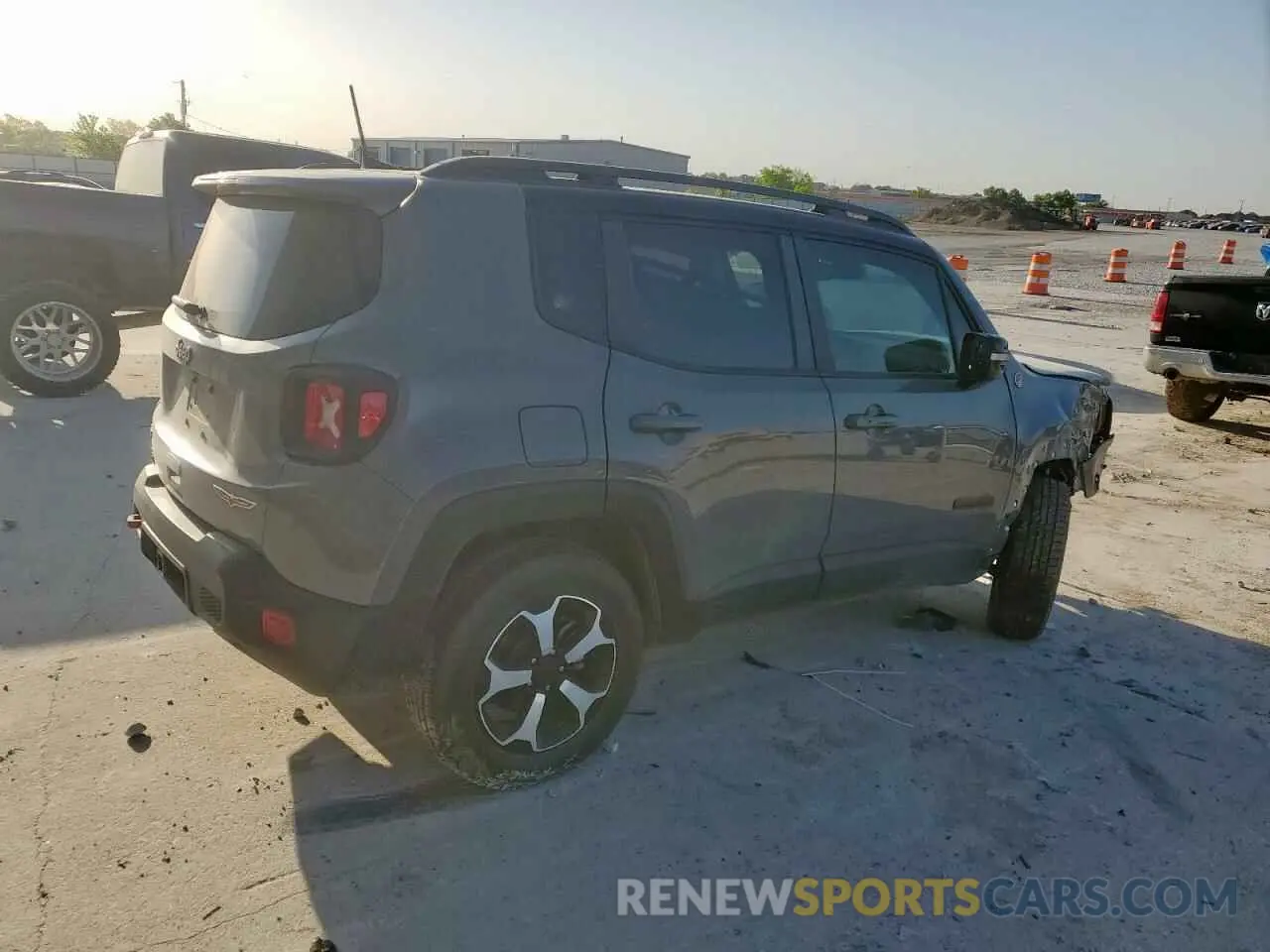3 fotografías del automóvil dañado ZACNJDC19NPN63173 JEEP RENEGADE 2022